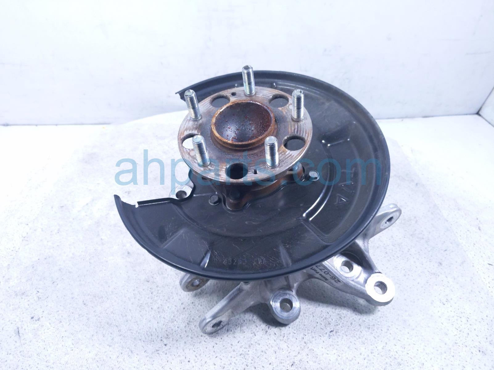 $125 Honda RR/LH SPINDLE KNUCKLE HUB