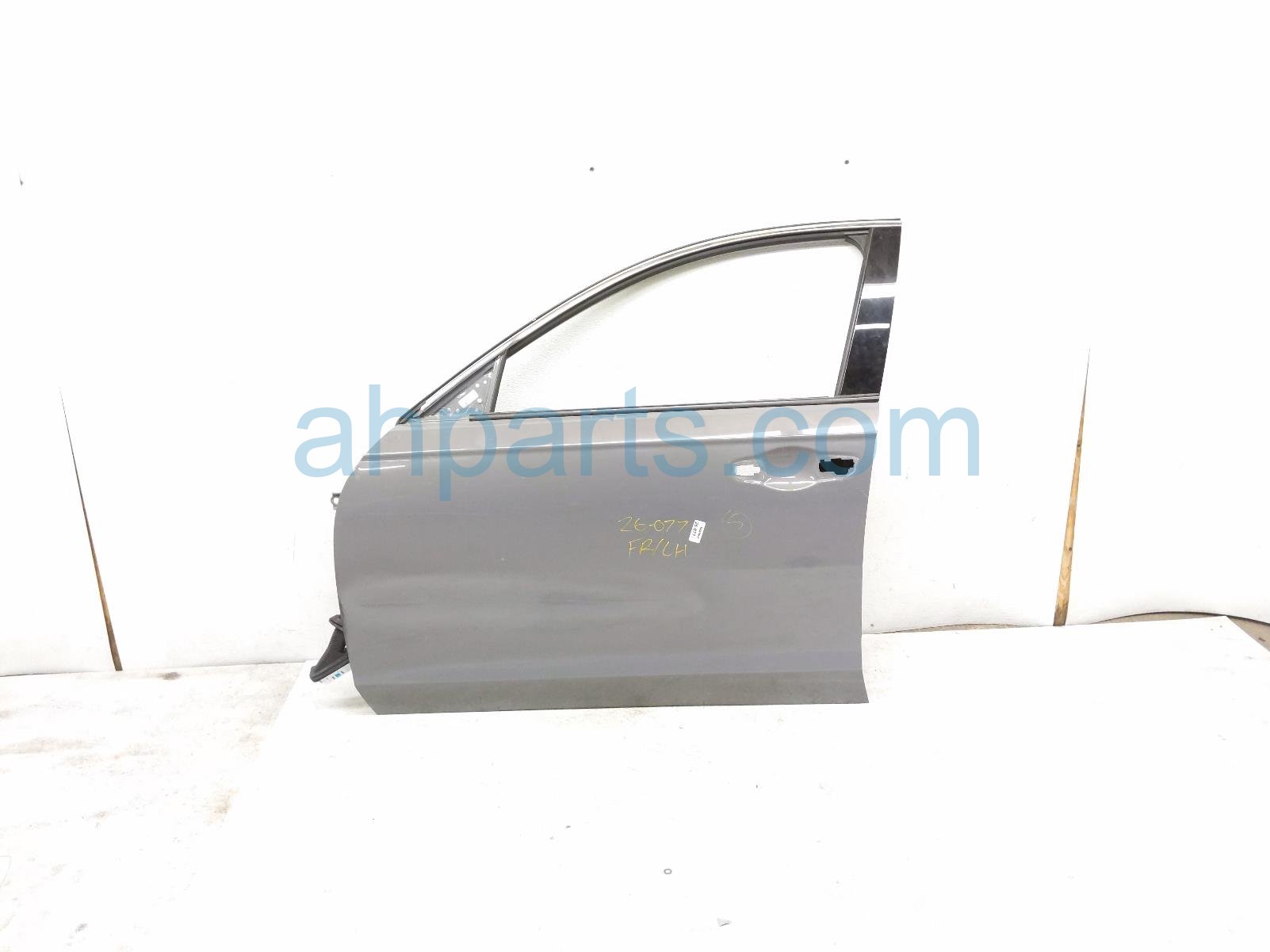 Honda FR/LH DOOR - GREY - NO MIRROR/TRIM*