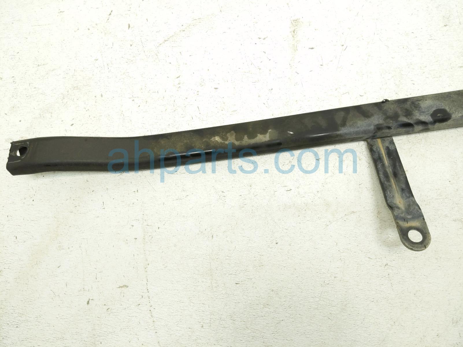 2017 Jeep Wrangler Crossmember Transmission Skid Plate / Bracket 68083042AA Replacement 2017 Jeep Wrangler Crossmember Transmission Skid Plate / Bracket 68083042AA Replacement thumbnail