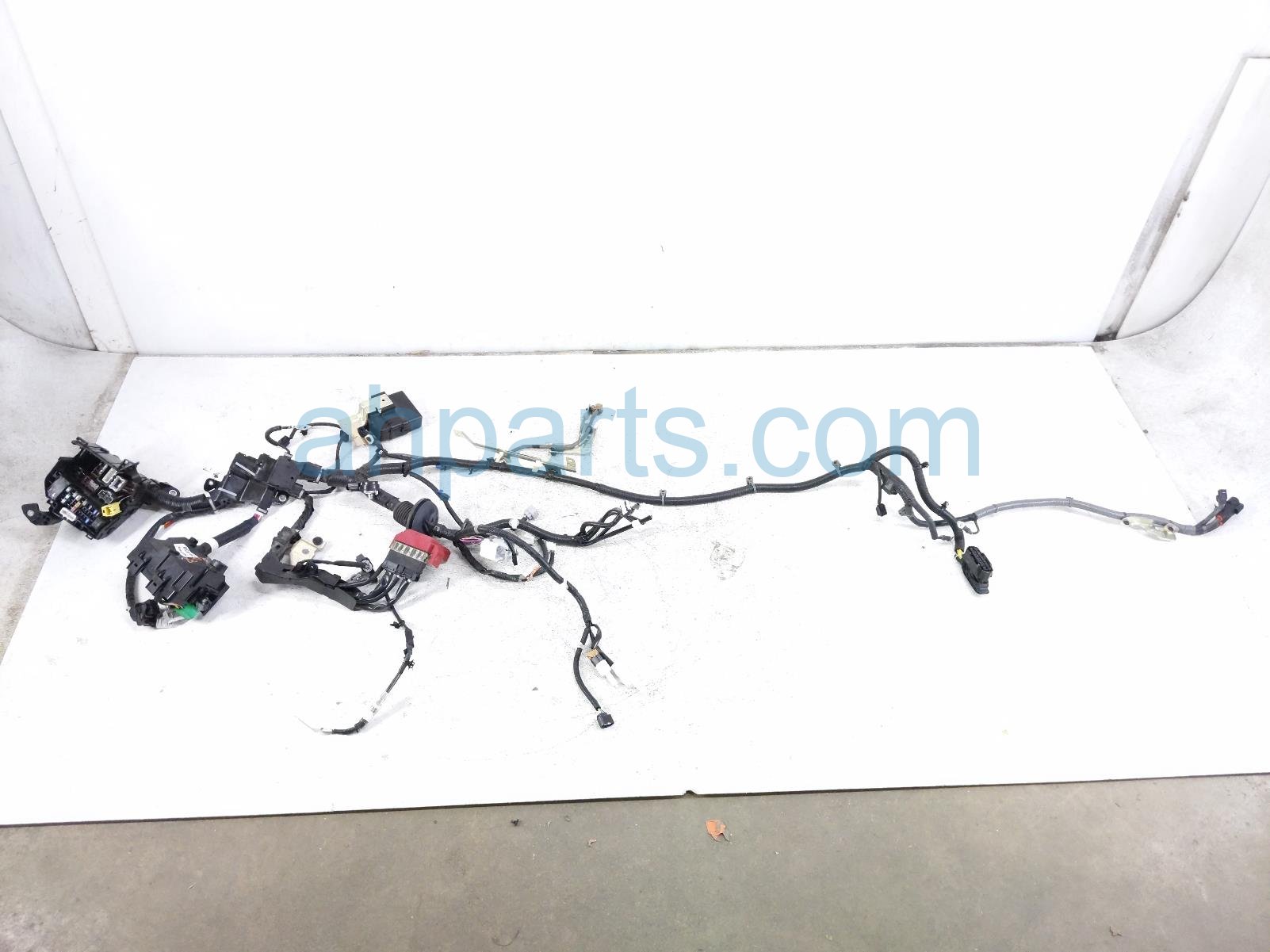 Nissan ENGINE ROOM WIRE HARNESS - SV