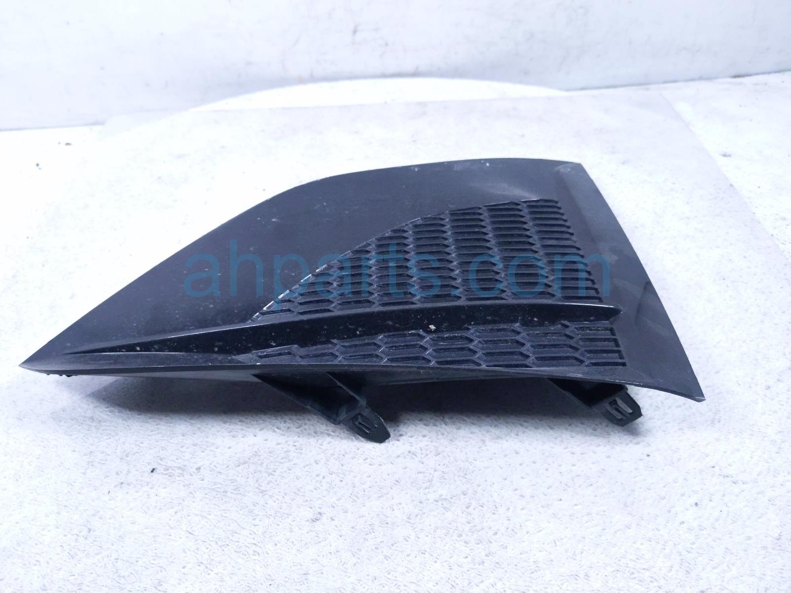 Nissan FR/LH FOG LAMP COVER - BLACK W/O FOG