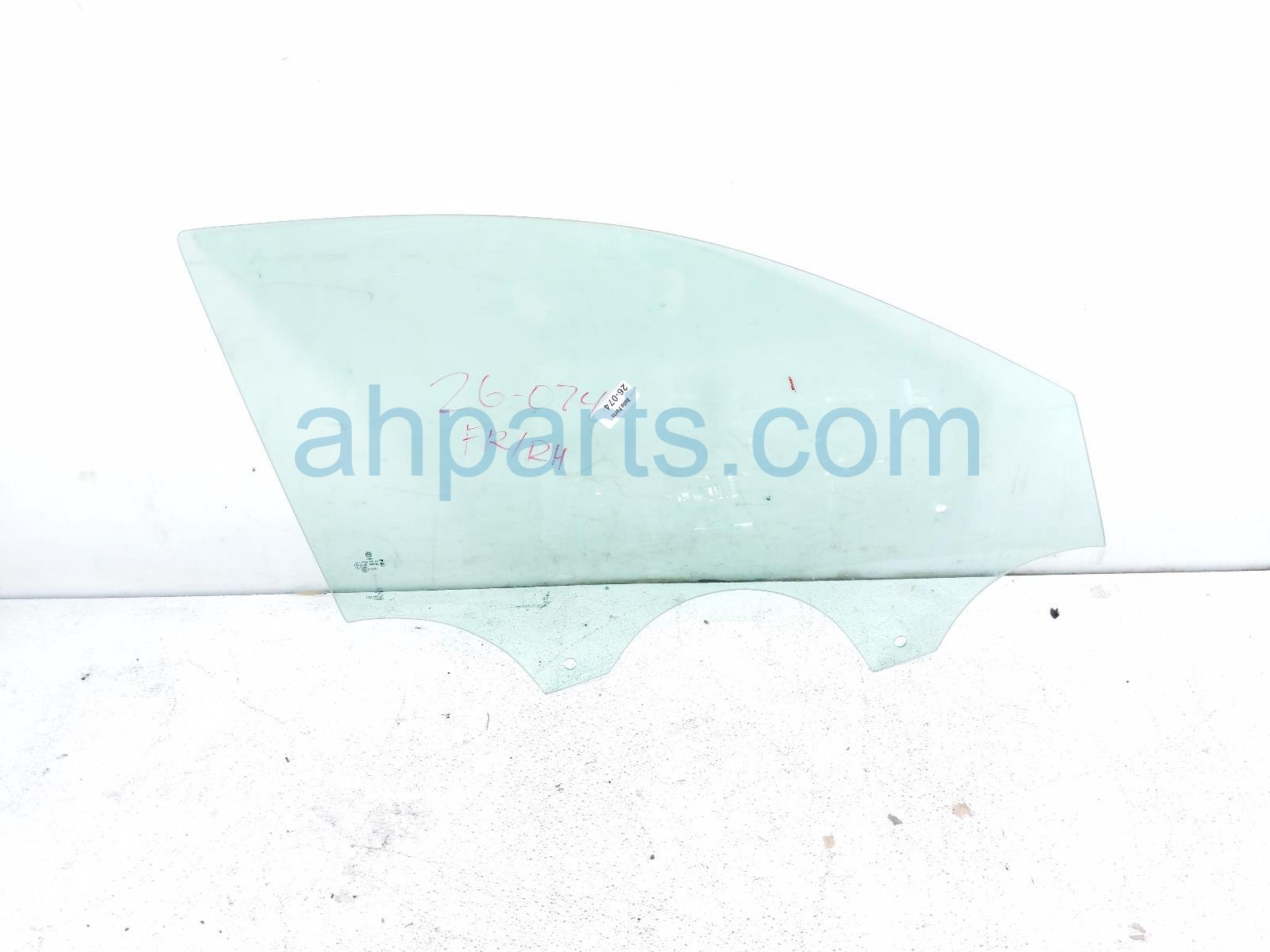 Volkswagen FR/RH DOOR GLASS WINDOW