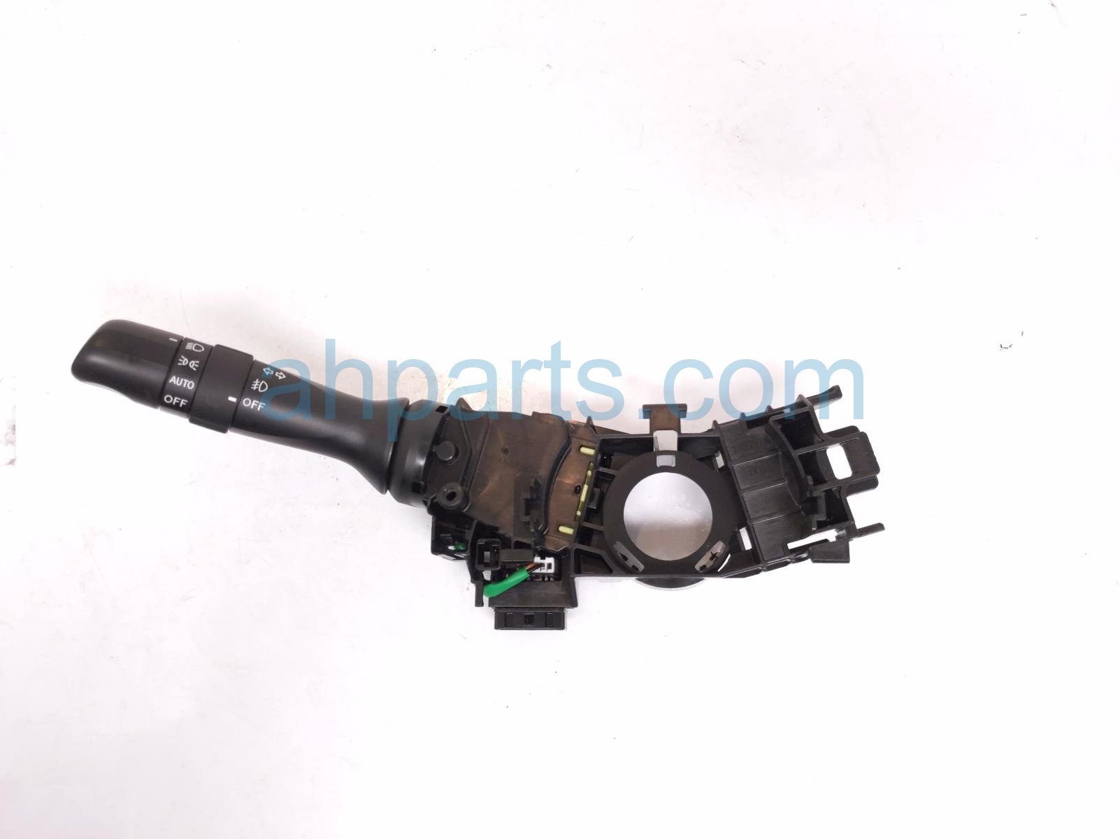 Subaru HEADLAMP / SIGNAL COLUMN SWITCH