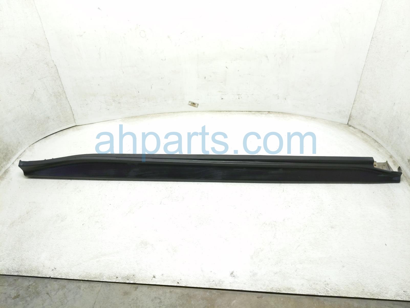 Subaru RH SIDE SKIRT / MOLDING - BLACK