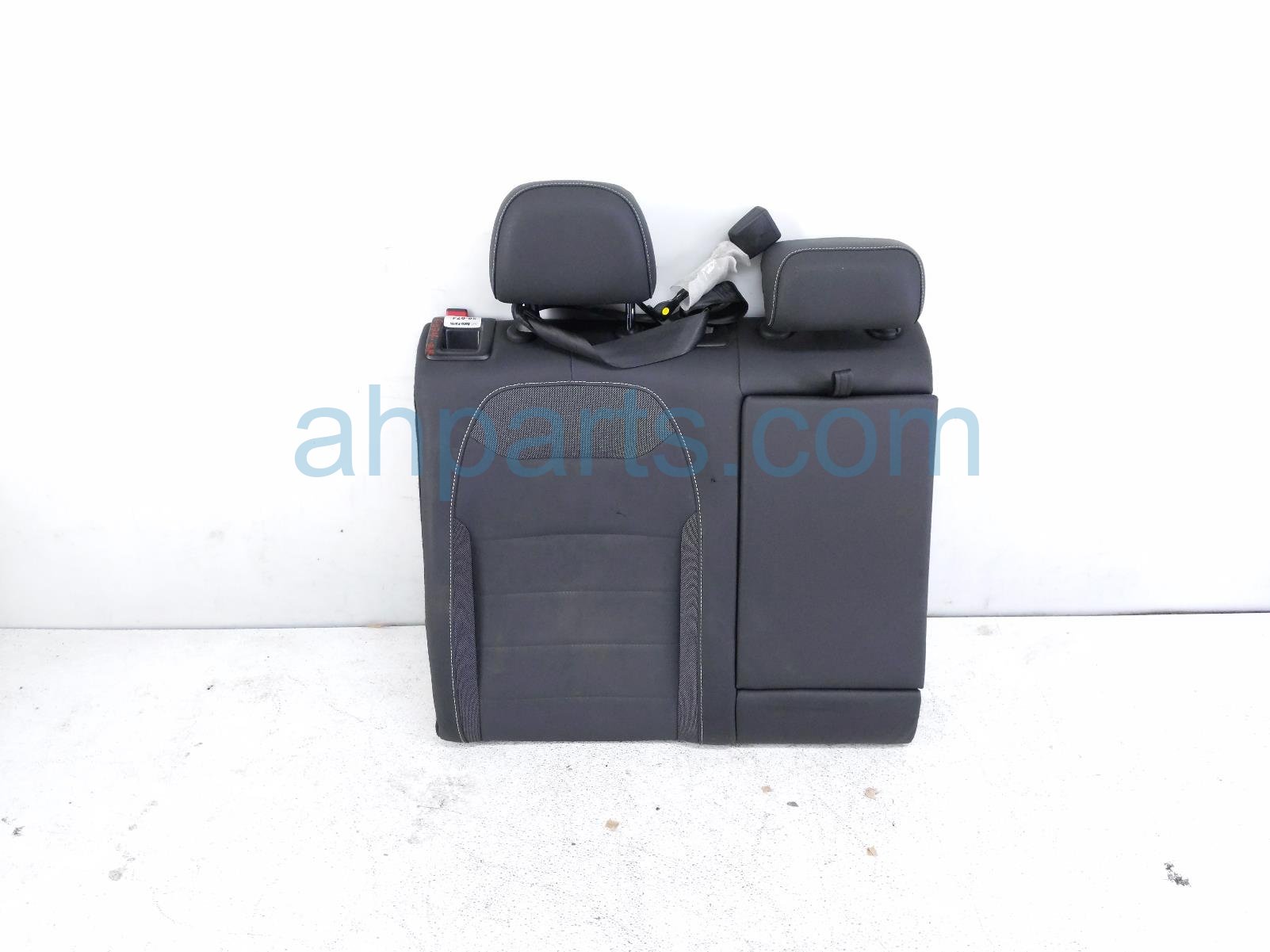 Volkswagen RR/RH UPPER SEAT BACKREST - BLACK