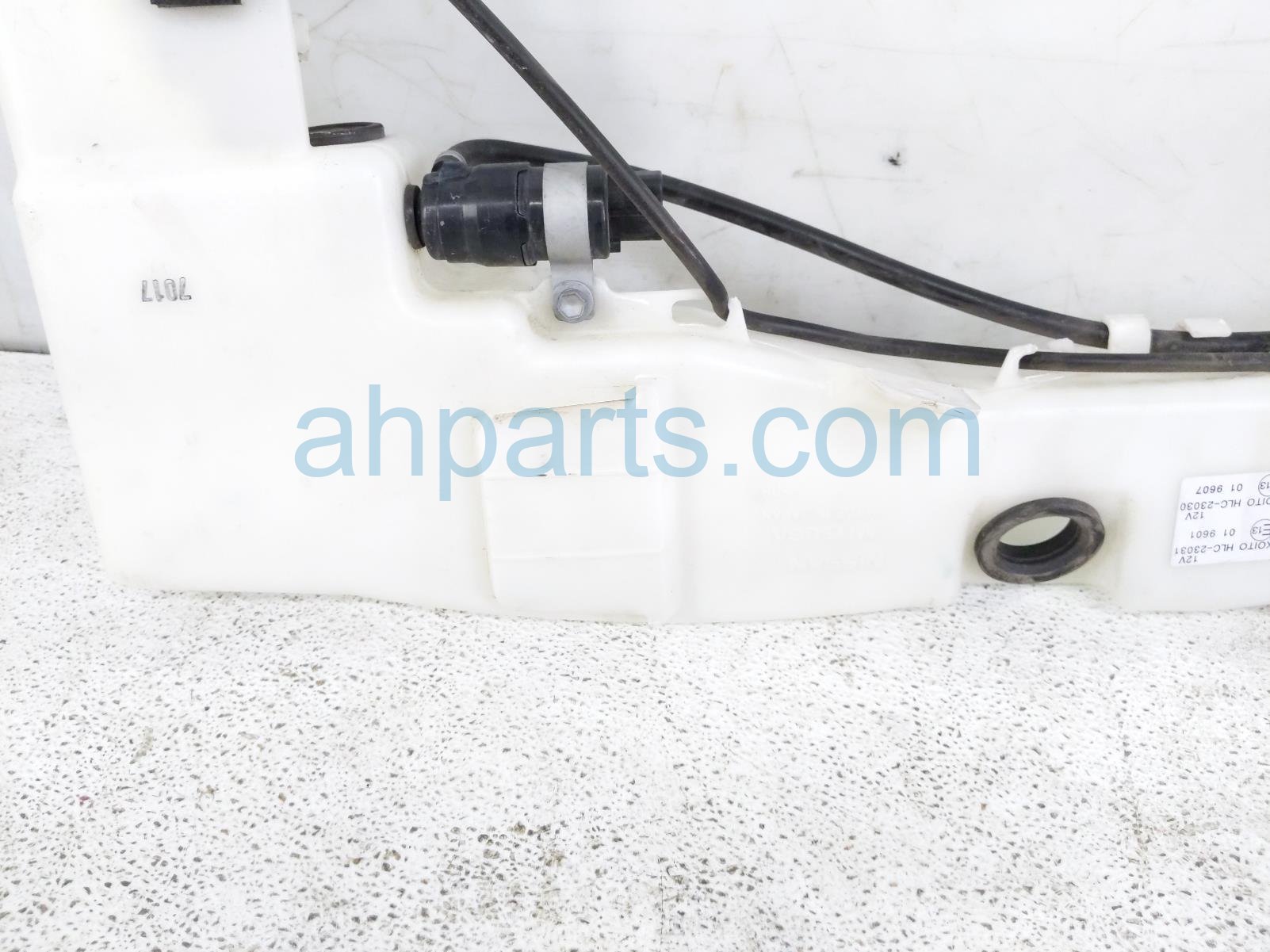 2018 Infiniti Qx80 Windshield Washer Reservoir W/pump 28910 1LL1C Replacement 2018 Infiniti Qx80 Windshield Washer Reservoir W/pump 28910 1LL1C Replacement thumbnail