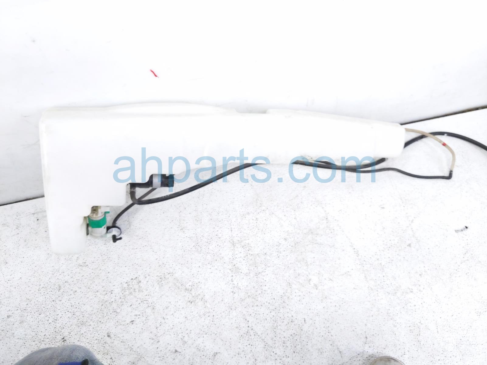 2018 Infiniti Qx80 Windshield Washer Reservoir W/pump 28910 1LL1C Replacement 2018 Infiniti Qx80 Windshield Washer Reservoir W/pump 28910 1LL1C Replacement thumbnail