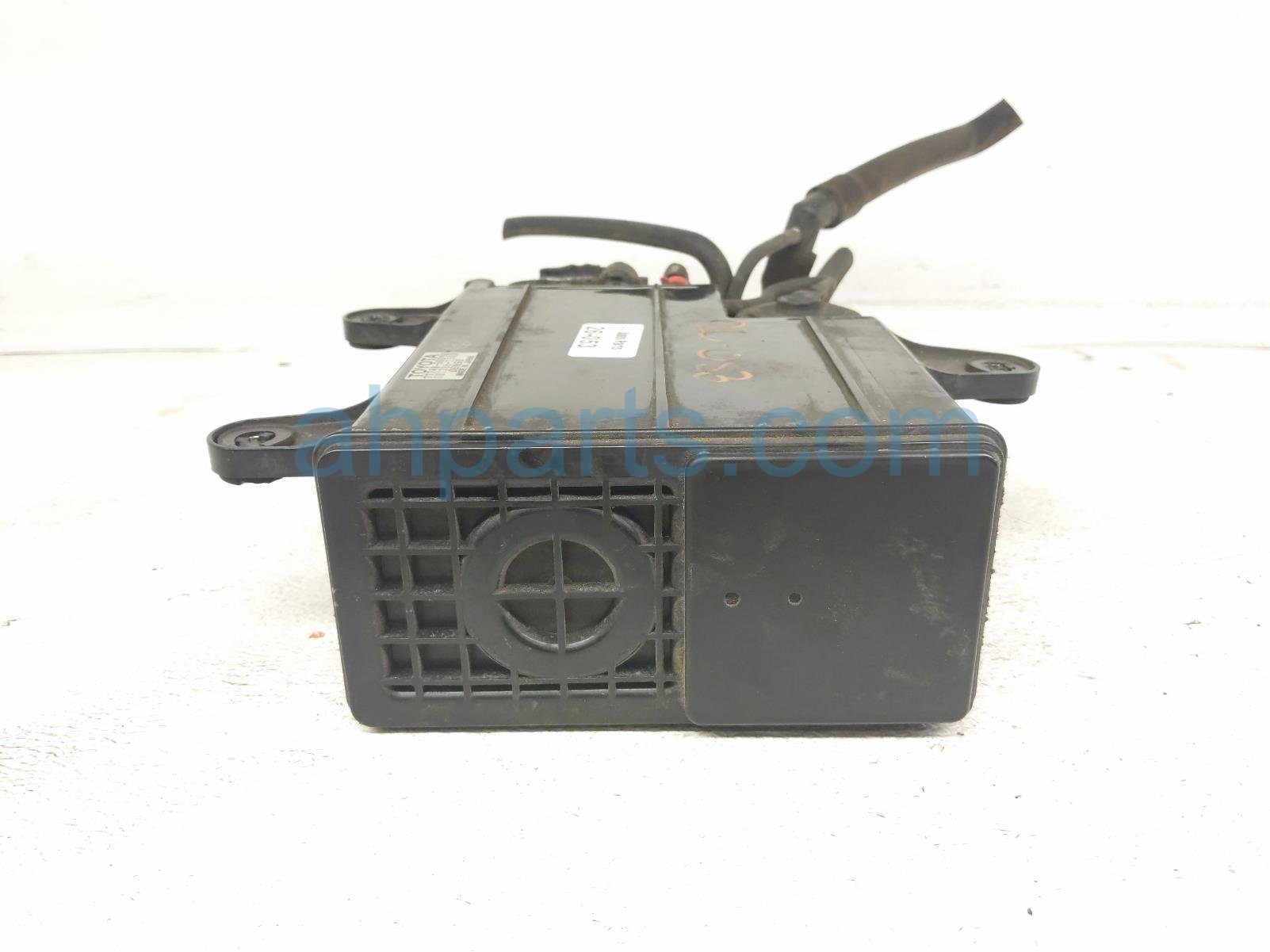 2001 Lexus Ls430 Fuel Vapor Charcoal Canister 77740 50092 Replacement 2001 Lexus Ls430 Fuel Vapor Charcoal Canister 77740 50092 Replacement thumbnail