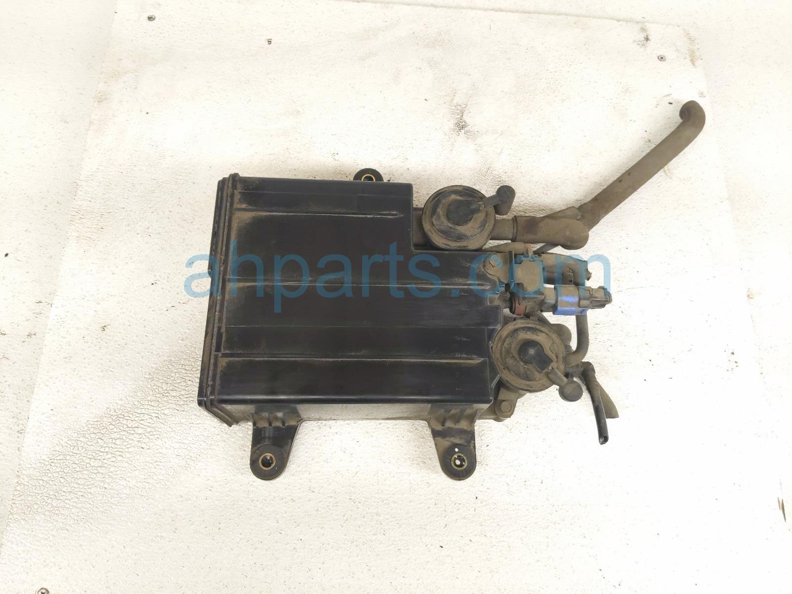 2001 Lexus Ls430 Fuel Vapor Charcoal Canister 77740 50092 Replacement 2001 Lexus Ls430 Fuel Vapor Charcoal Canister 77740 50092 Replacement thumbnail