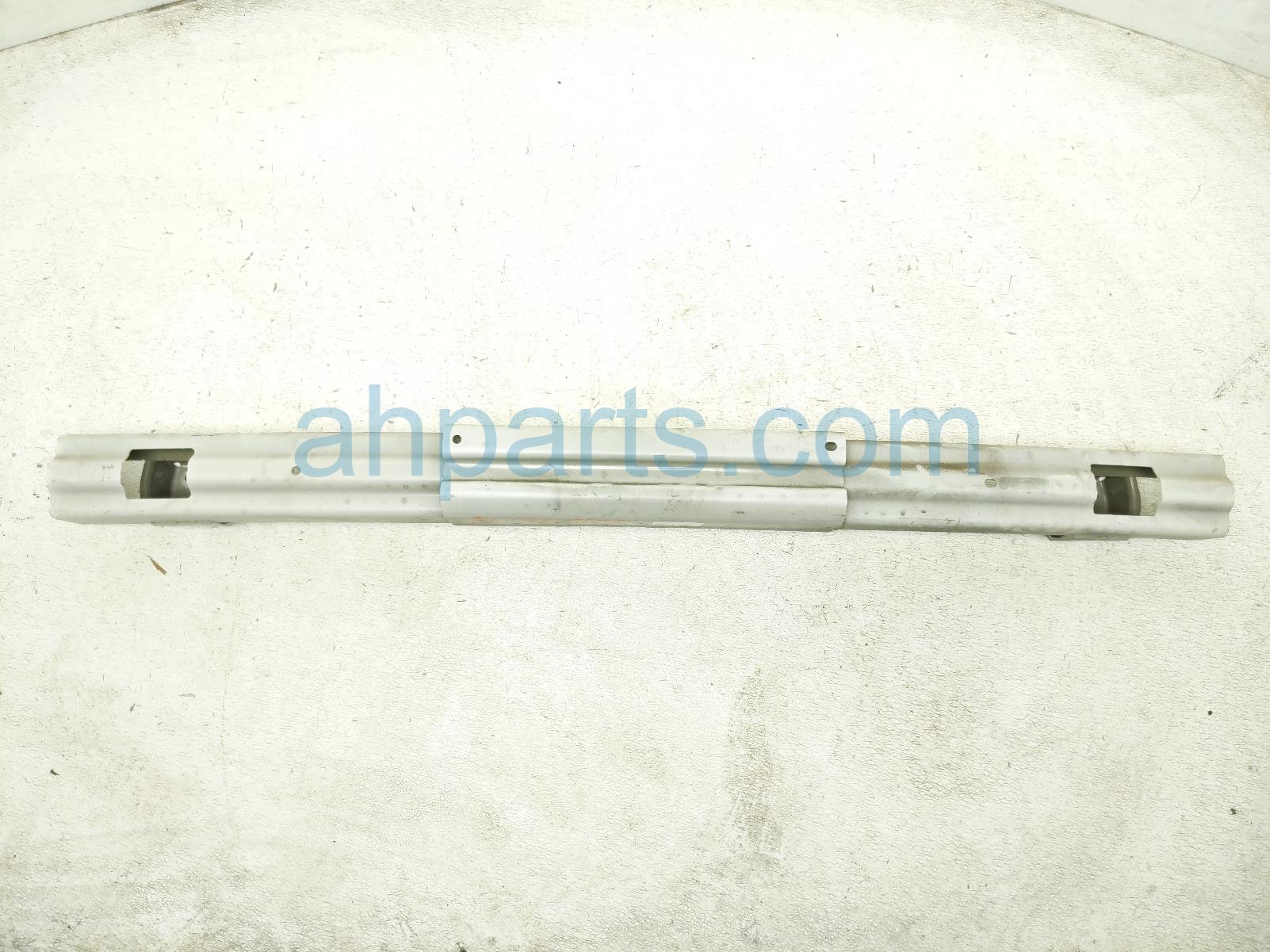 Honda REAR BUMPER REINFORCEMENT BAR