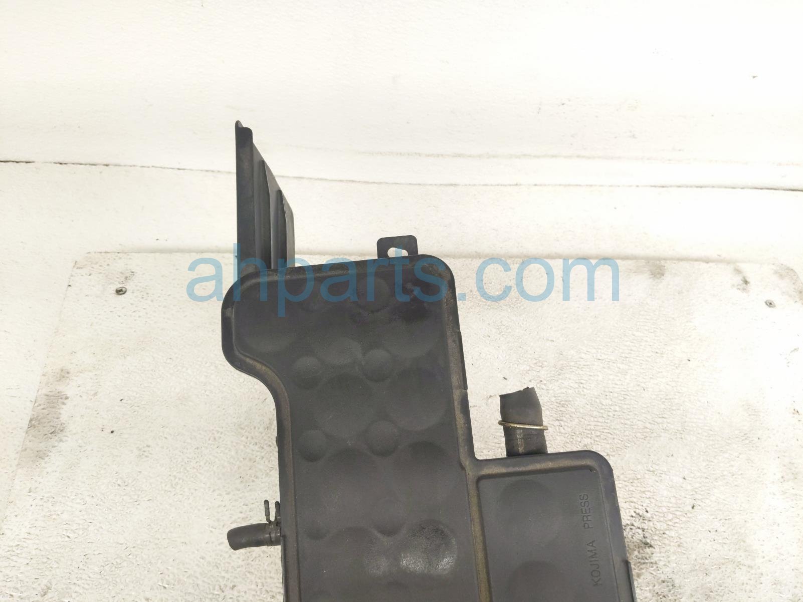 2001 Lexus Ls430 Air Cleaner Intake Tube W/resonator 17875 50240 Replacement 2001 Lexus Ls430 Air Cleaner Intake Tube W/resonator 17875 50240 Replacement thumbnail