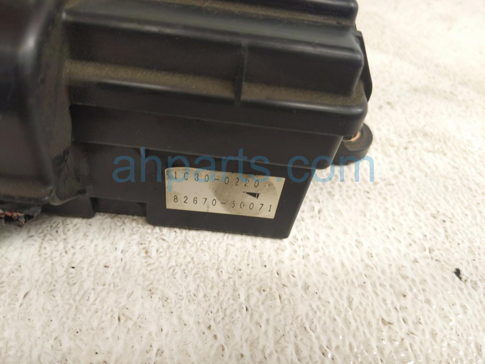 2001 Lexus Ls430 Engine Fuse Box 82670 50071 Replacement 2001 Lexus Ls430 Engine Fuse Box 82670 50071 Replacement thumbnail