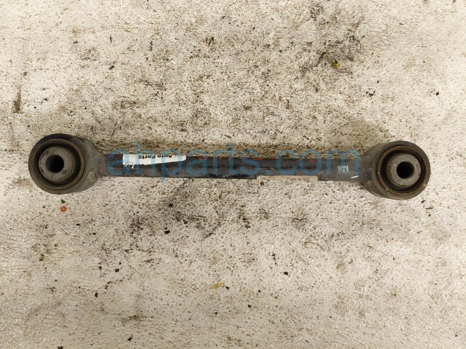 Acura RR/LH LATERAL CONTROL ARM