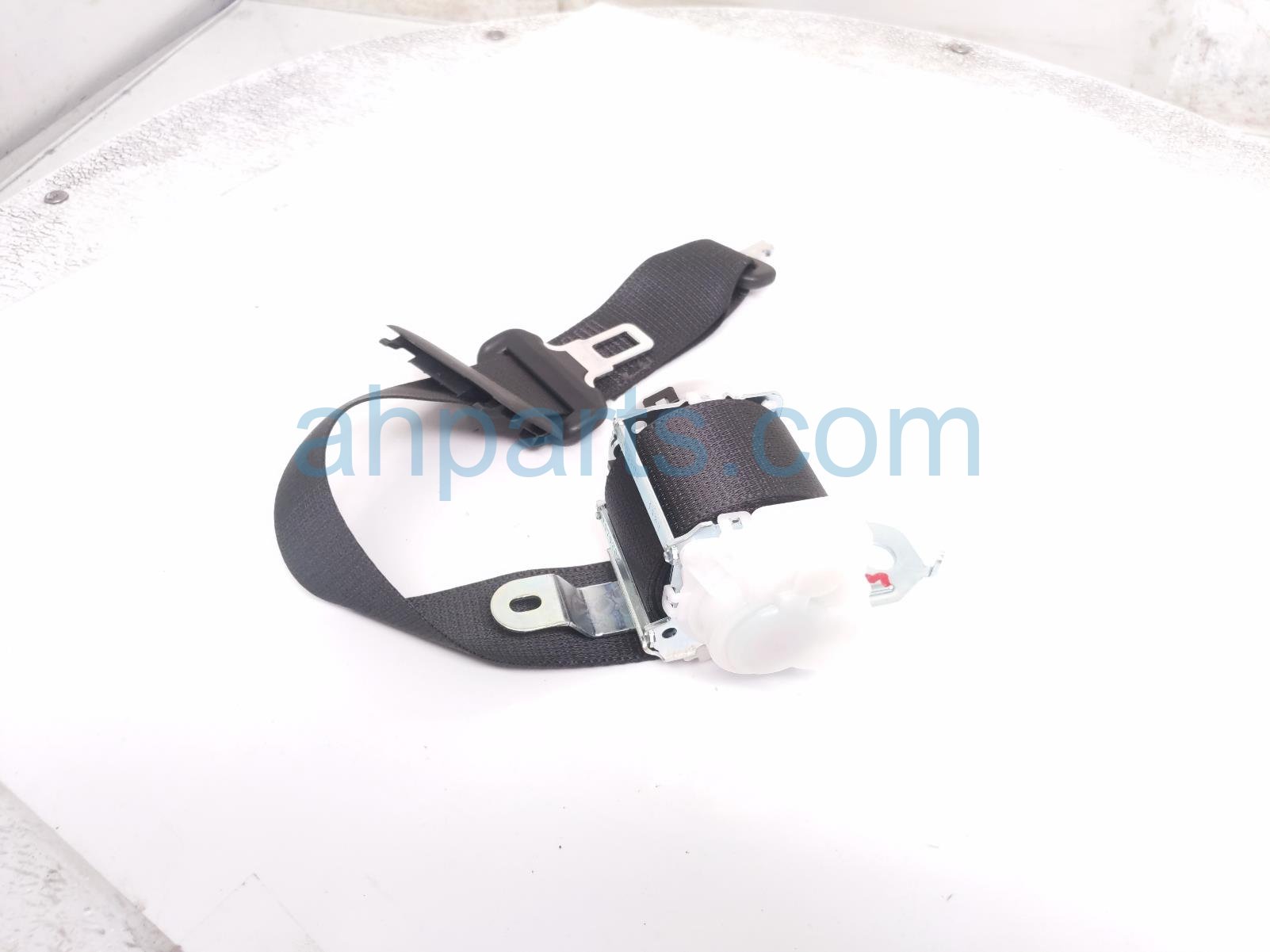 $49 Toyota MIDDLE REAR SEAT BELT- BLACK
