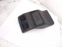 Nissan REAR CONSOLE TRIM W/VENTS USB -BLK Nissan REAR CONSOLE TRIM W/VENTS USB -BLK