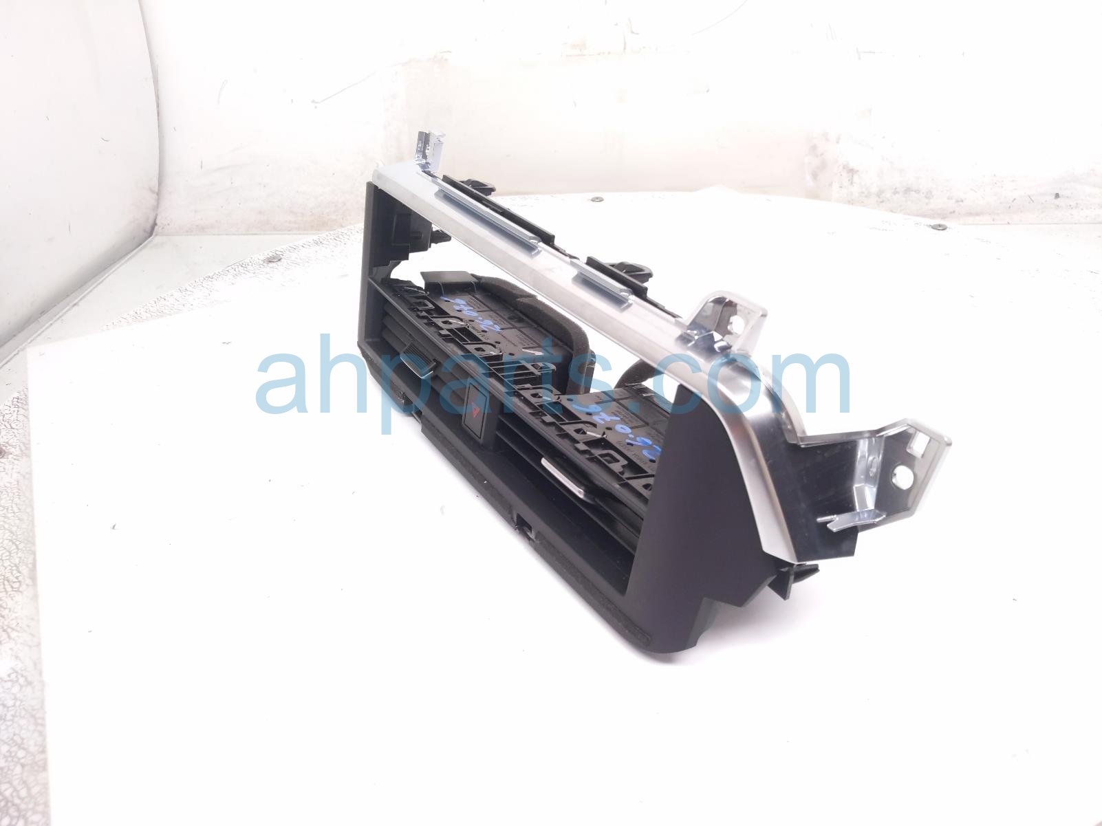 2023 Nissan Rogue Center Dash Air Vent Assy Blk 68750 6RY3A Replacement 2023 Nissan Rogue Center Dash Air Vent Assy Blk 68750 6RY3A Replacement thumbnail