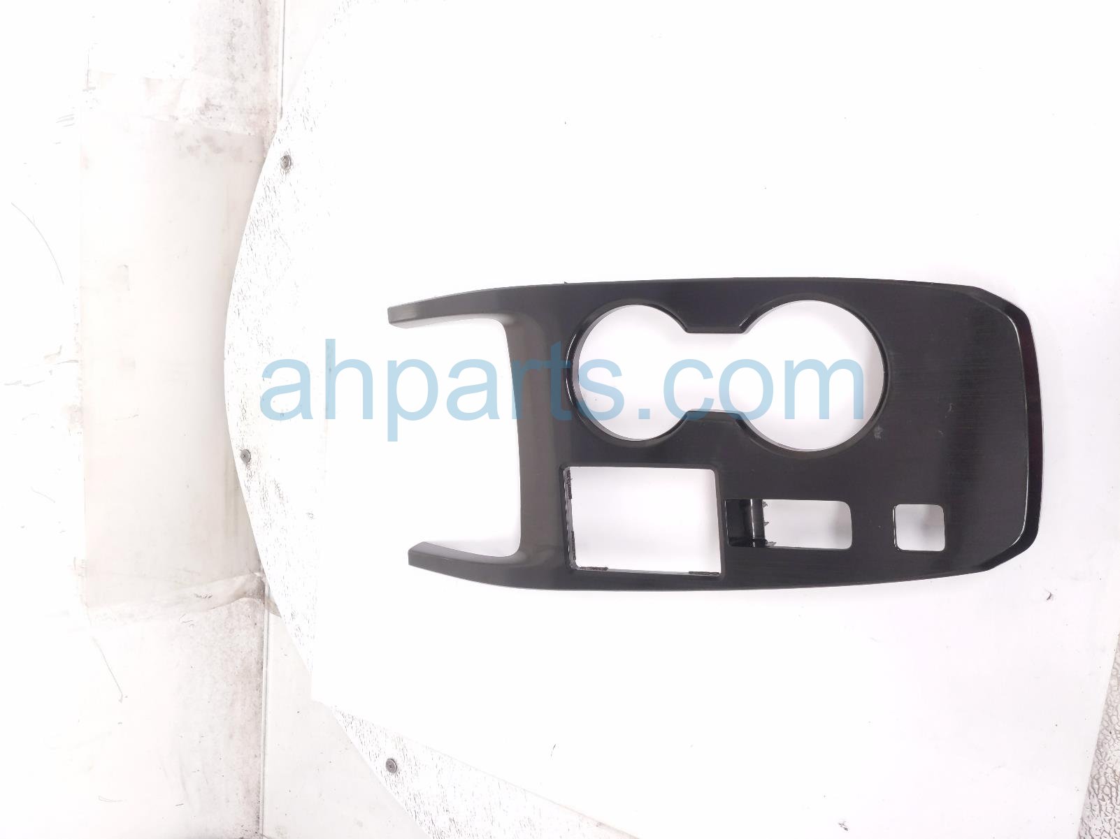 Nissan CENTER CONSOLE SHIFTER BEZEL -BLK