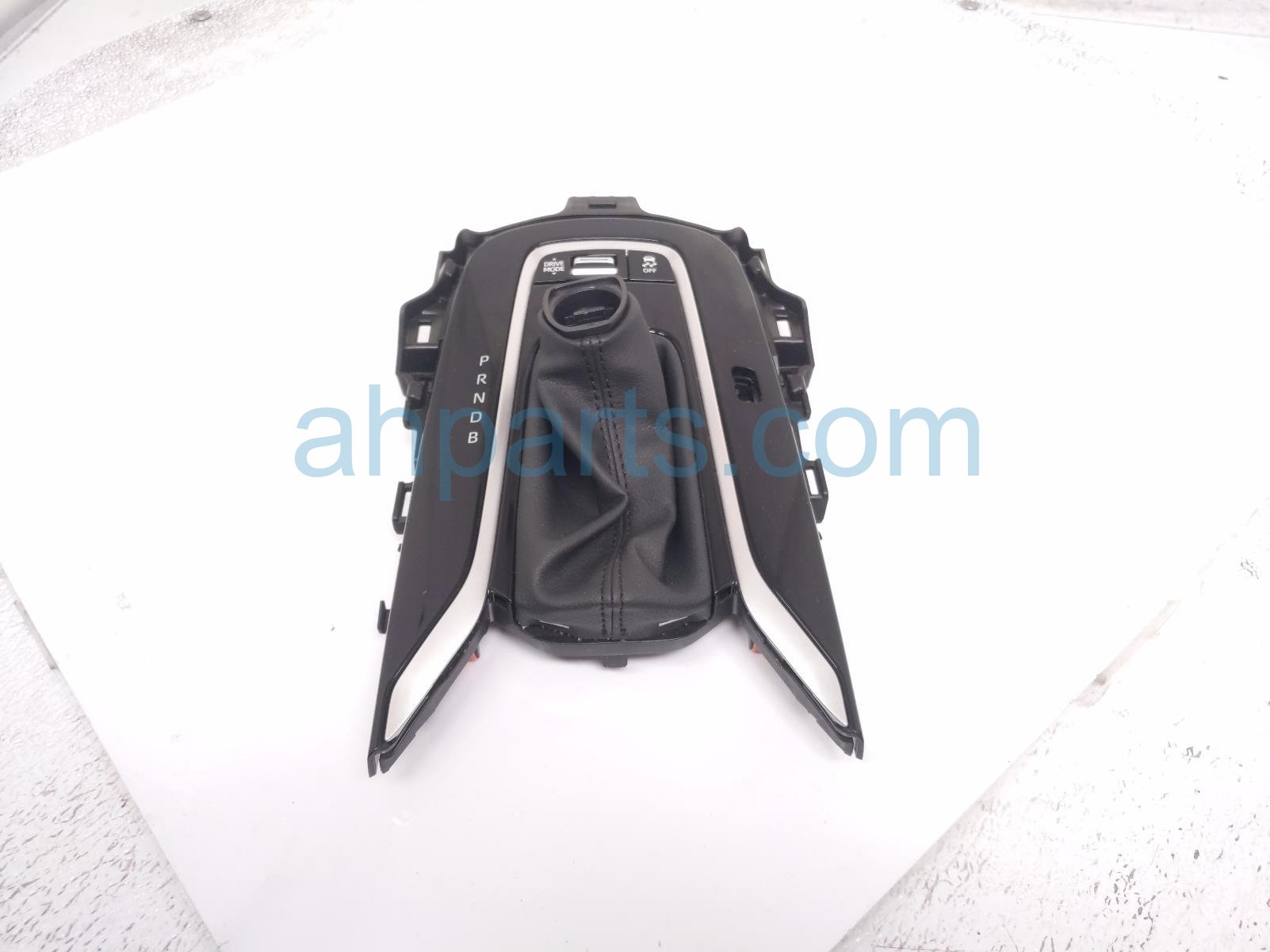 Toyota SHIFTER INDICATOR W/ BOOT TRIM BEZEL