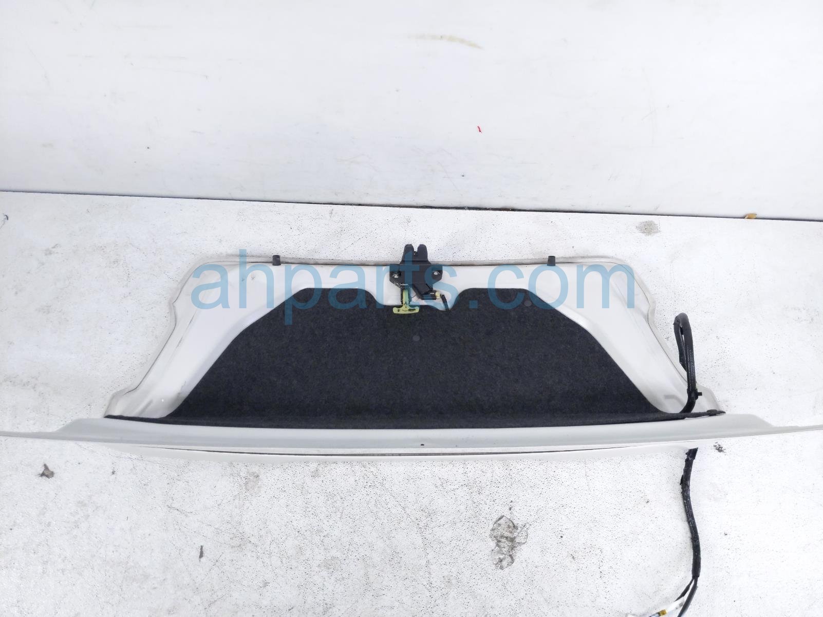 2017 Subaru WRX Trunk / Decklid W/spoiler/cam white 57509VA0509P Replacement 2017 Subaru WRX Trunk / Decklid W/spoiler/cam white 57509VA0509P Replacement thumbnail