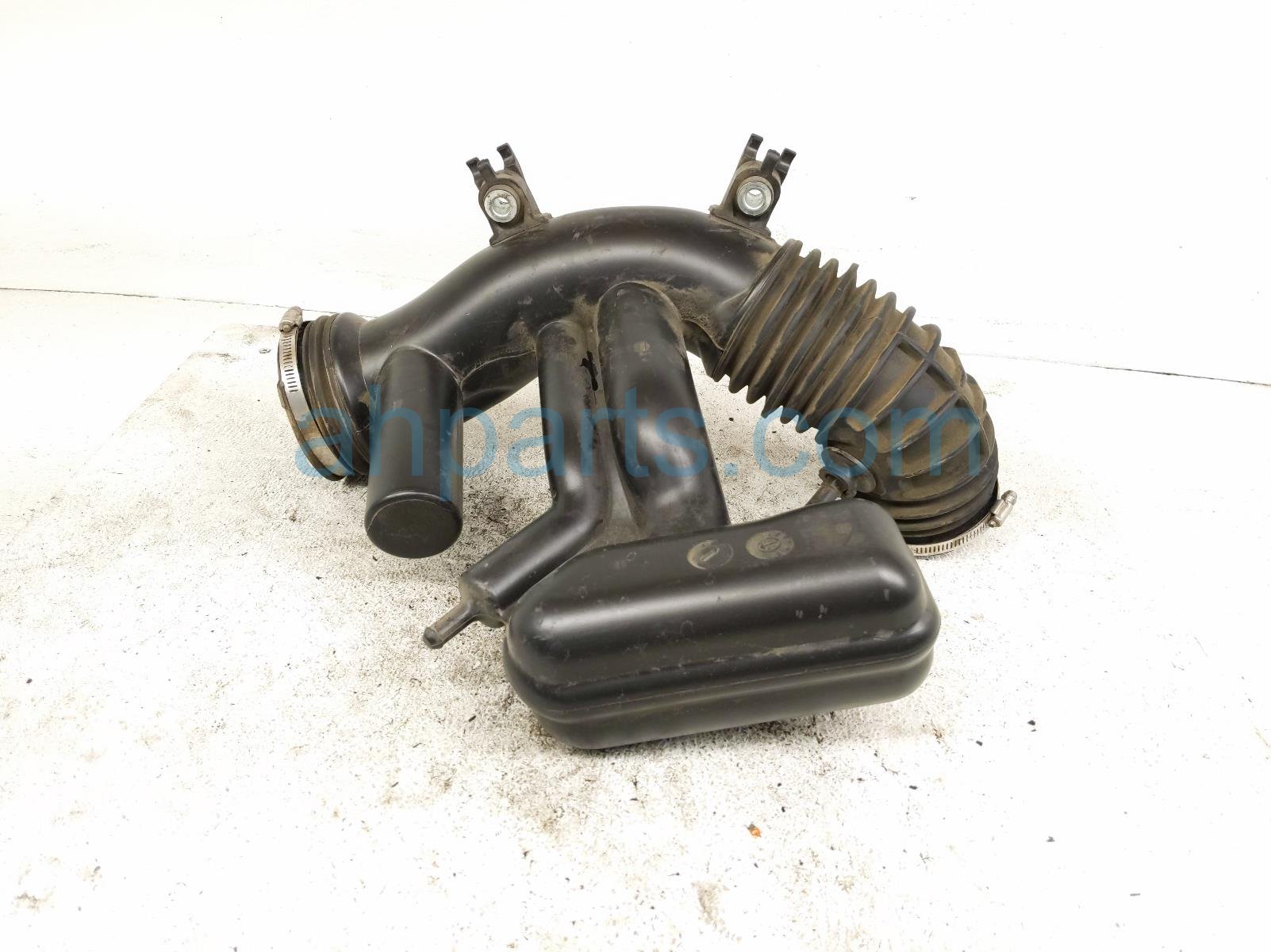 2017 Jeep Wrangler Air Intake Hose Tube W/resonator 4627065AD Replacement 2017 Jeep Wrangler Air Intake Hose Tube W/resonator 4627065AD Replacement thumbnail