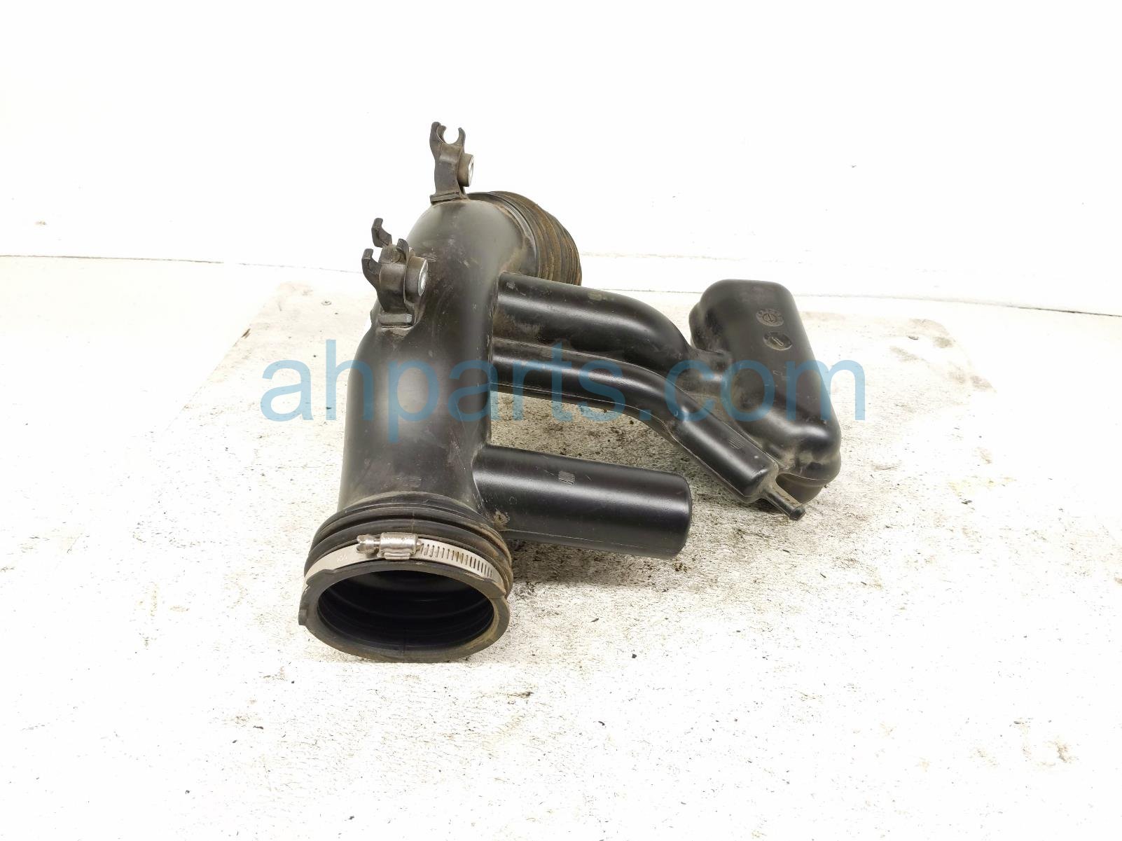 2017 Jeep Wrangler Air Intake Hose Tube W/resonator 4627065AD Replacement 2017 Jeep Wrangler Air Intake Hose Tube W/resonator 4627065AD Replacement thumbnail