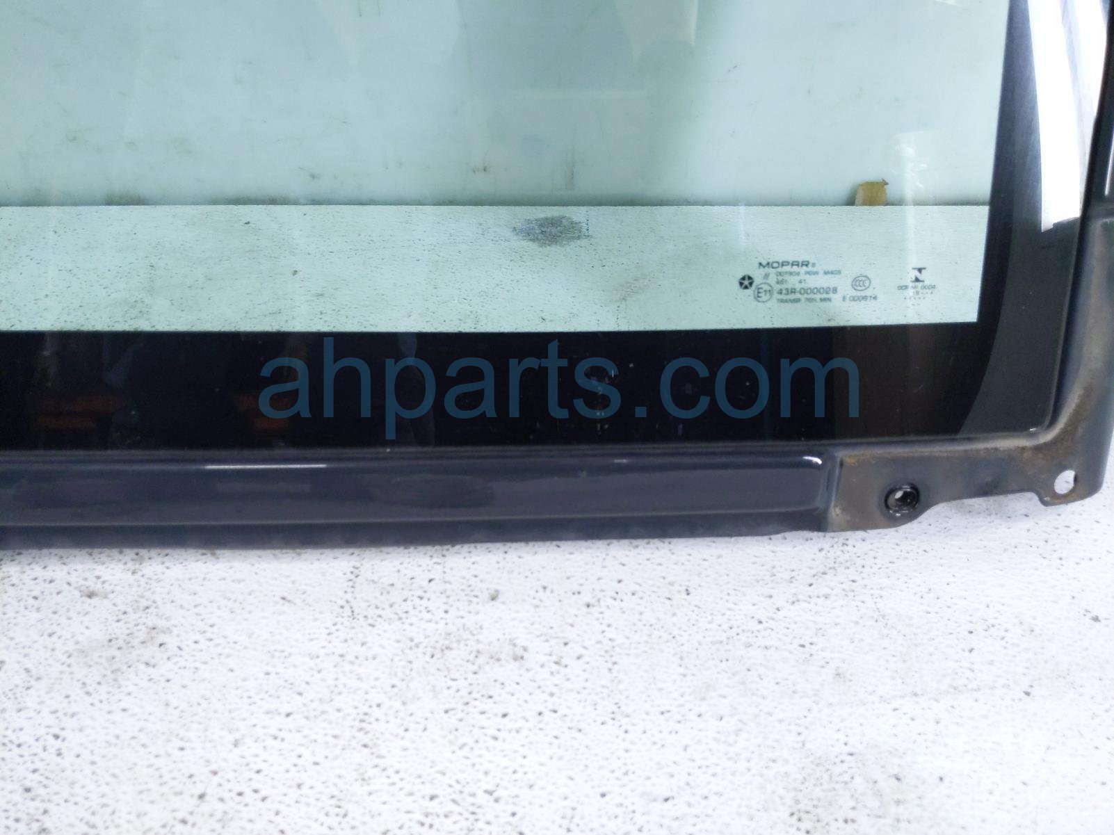 2017 Jeep Wrangler Window Glass Windhshield & Frame Assembly Grey 68088537AA Replacement 2017 Jeep Wrangler Window Glass Windhshield & Frame Assembly Grey 68088537AA Replacement thumbnail