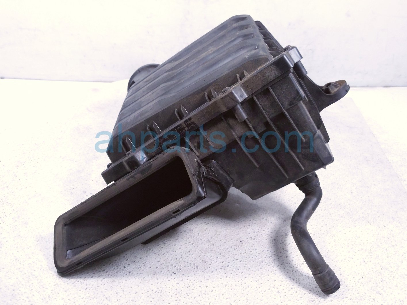 2022 Volkswagen Taos Air Cleaner Intake Box 5QM129618C Replacement 2022 Volkswagen Taos Air Cleaner Intake Box 5QM129618C Replacement thumbnail
