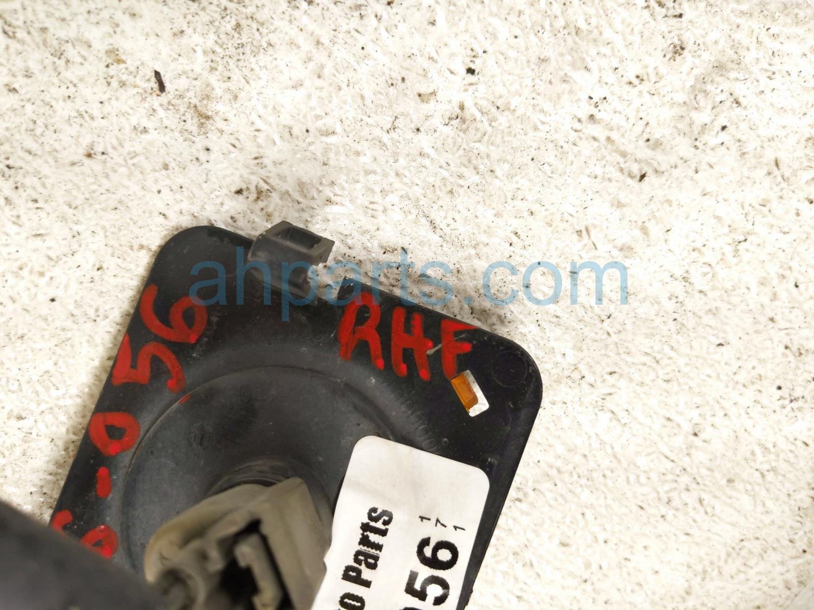 2017 Jeep Wrangler Front Passenger Side Marker Lamp 68274527AA Replacement 2017 Jeep Wrangler Front Passenger Side Marker Lamp 68274527AA Replacement thumbnail