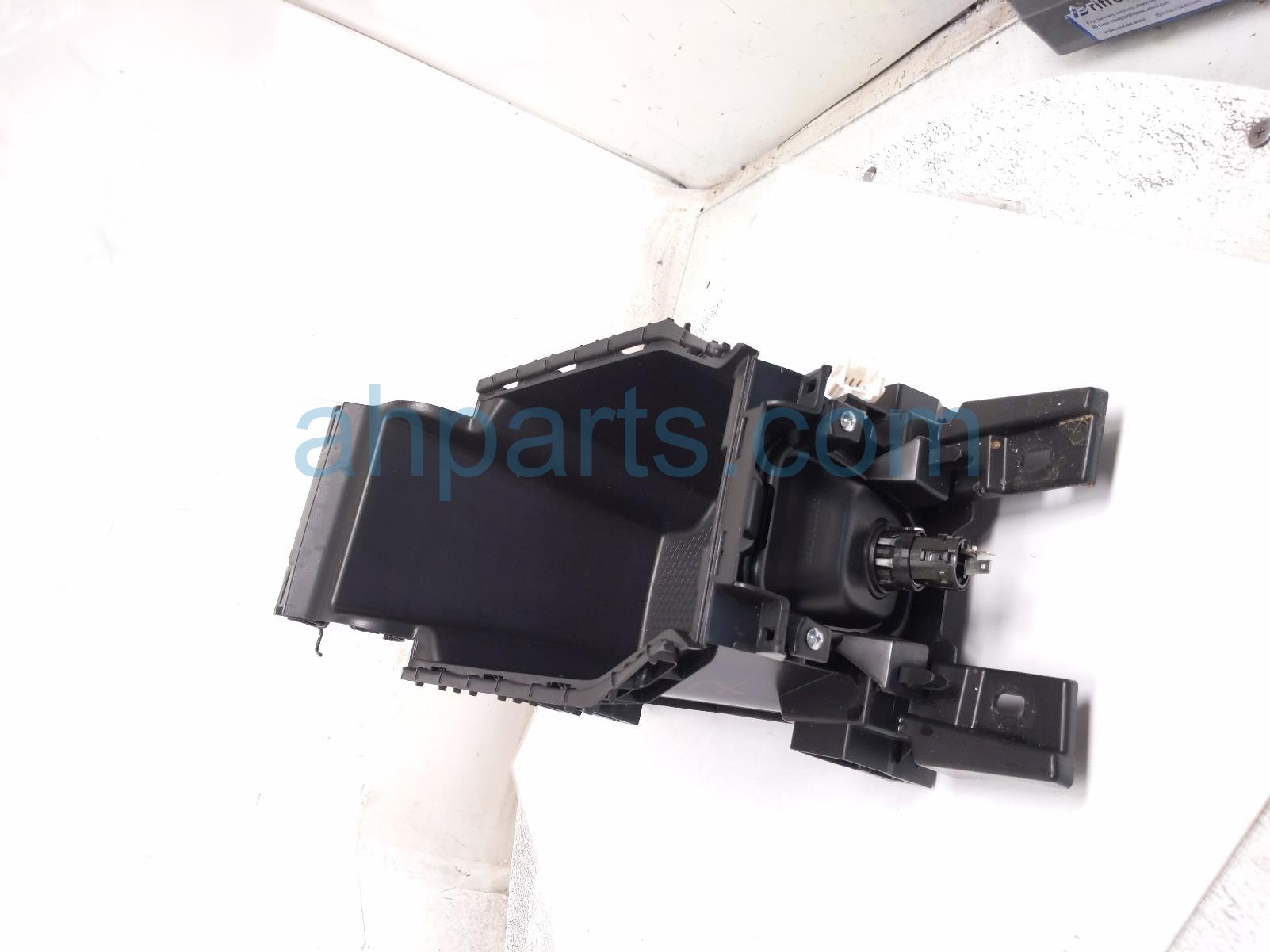 Honda CENTER CONSOLE STRG BOX W/12V-BLK