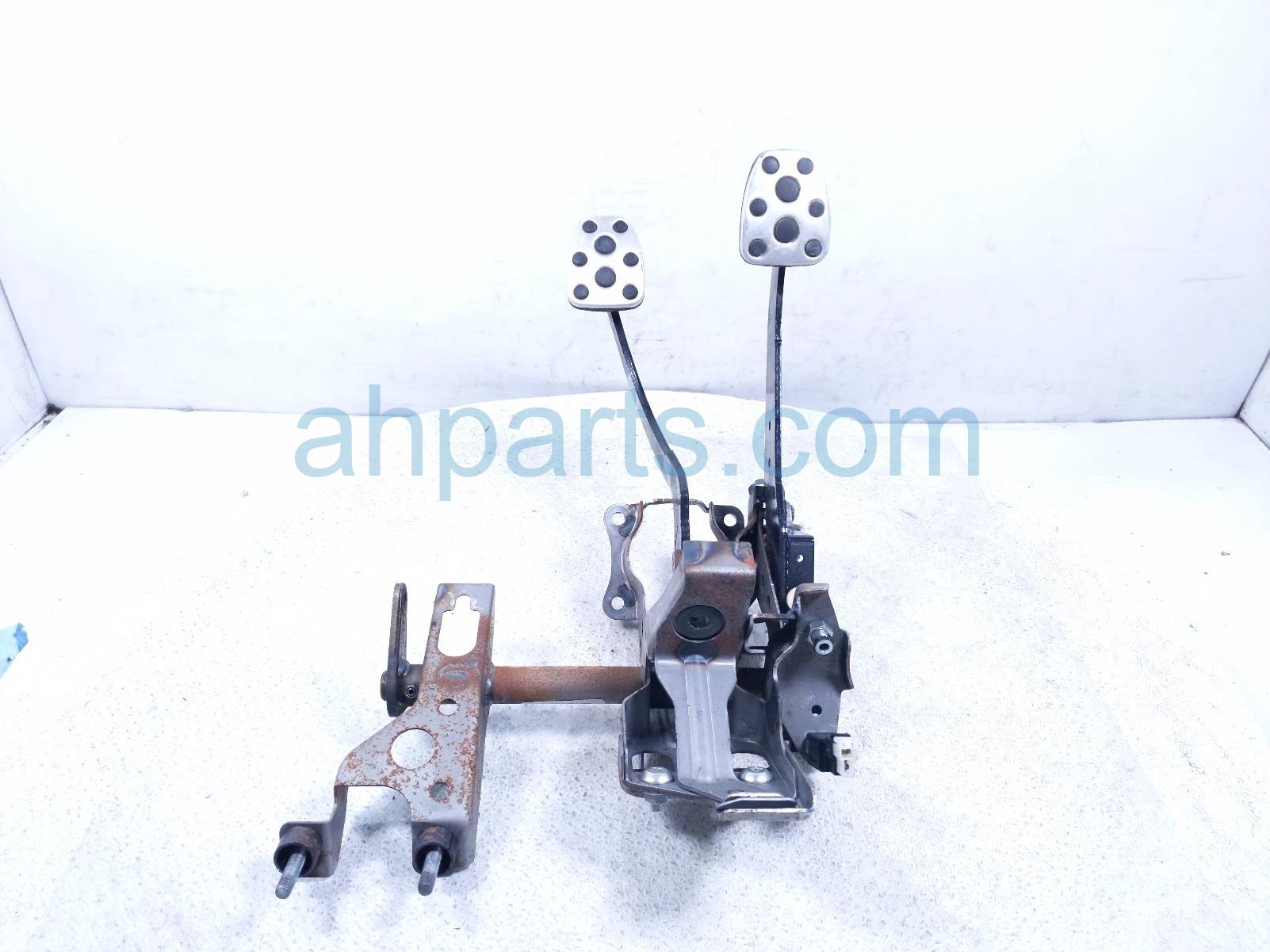2017 Subaru WRX Brake & Clutch Pedal Assy Mt 36004VA011 Replacement 2017 Subaru WRX Brake & Clutch Pedal Assy Mt 36004VA011 Replacement thumbnail