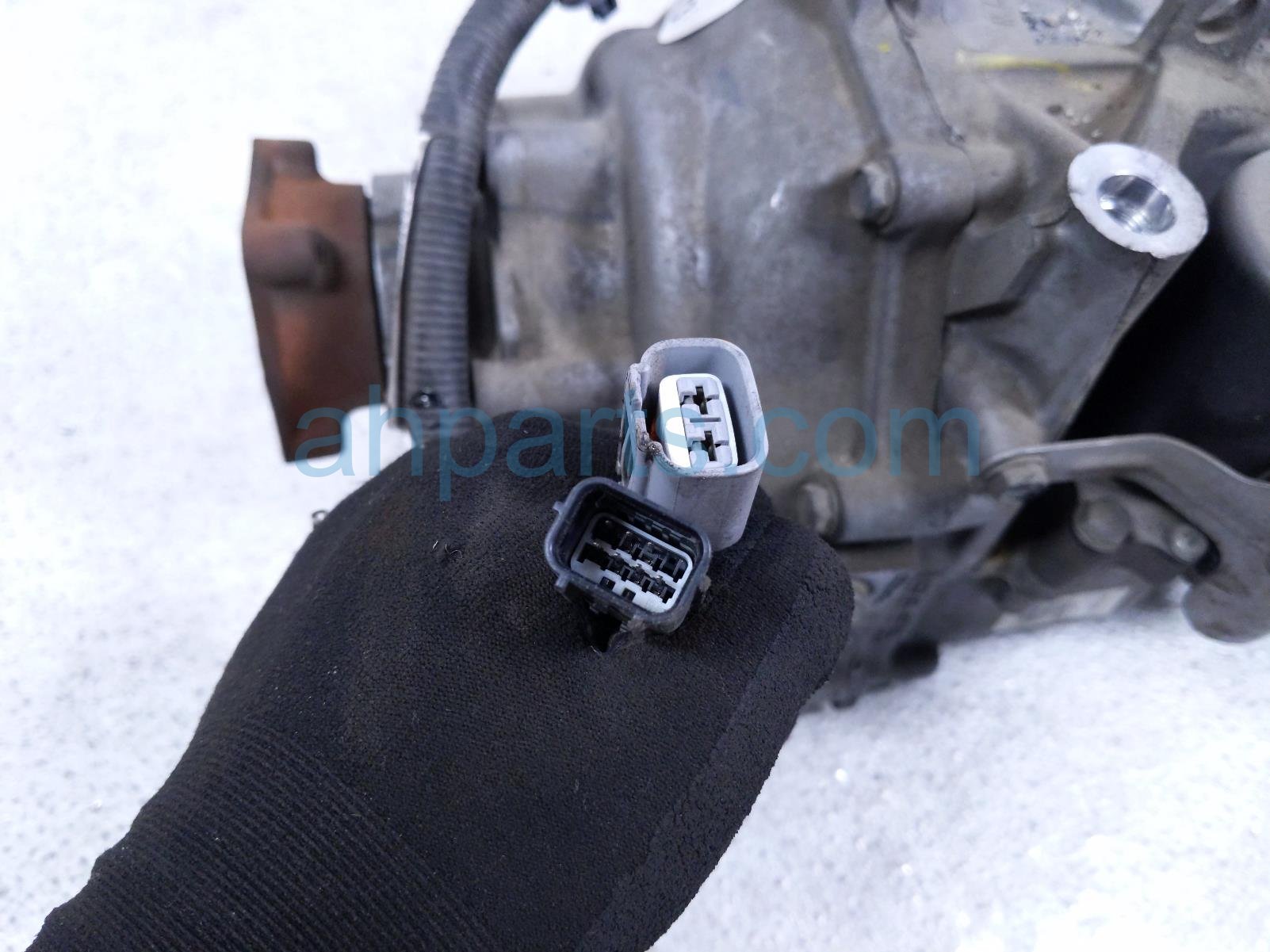 2016 Honda CR V Rear Differential Carrier Assy 41200 R7L A01 Replacement 2016 Honda CR V Rear Differential Carrier Assy 41200 R7L A01 Replacement thumbnail