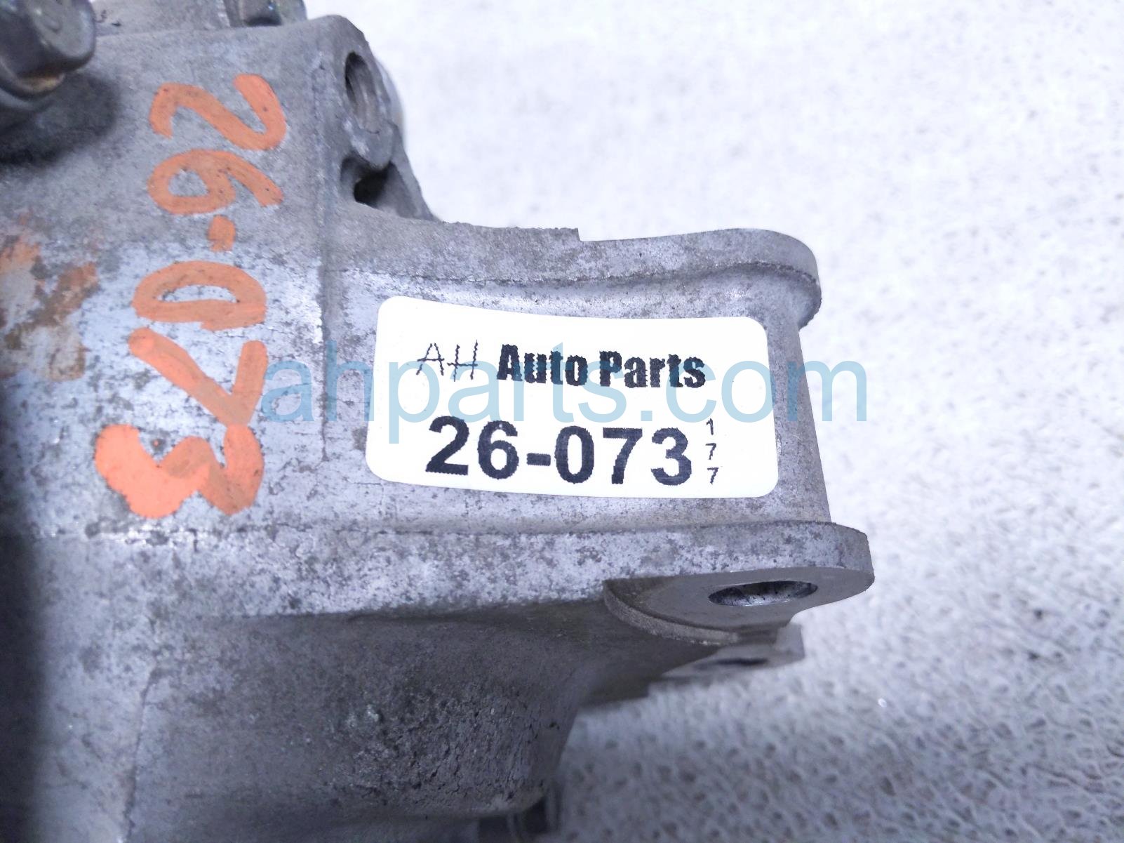 2016 Honda CR V Rear Differential Carrier Assy 41200 R7L A01 Replacement 2016 Honda CR V Rear Differential Carrier Assy 41200 R7L A01 Replacement thumbnail