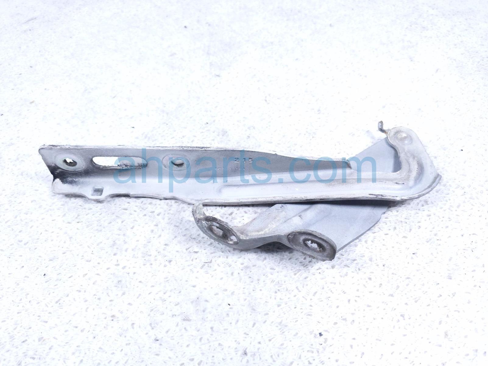 2016 Honda CR V Passenger Hood Hinge White 60120 T0A A00ZZ Replacement 2016 Honda CR V Passenger Hood Hinge White 60120 T0A A00ZZ Replacement thumbnail