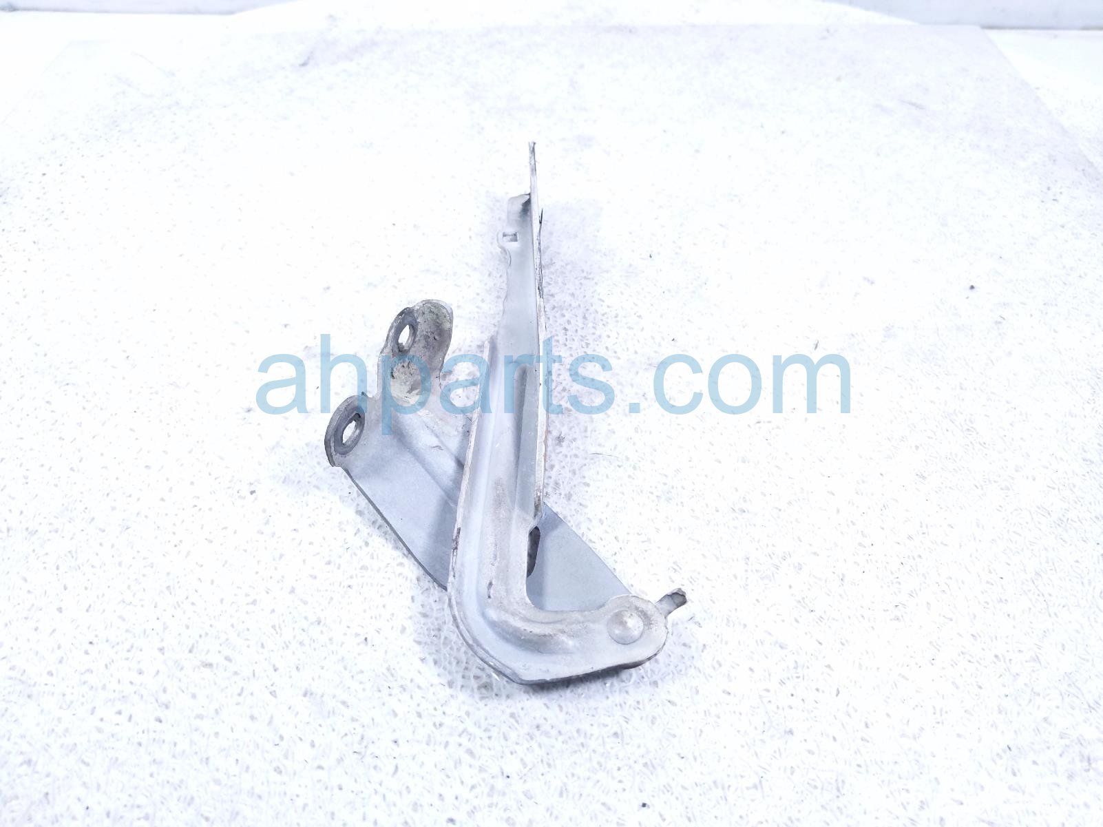 2016 Honda CR V Passenger Hood Hinge White 60120 T0A A00ZZ Replacement 2016 Honda CR V Passenger Hood Hinge White 60120 T0A A00ZZ Replacement thumbnail