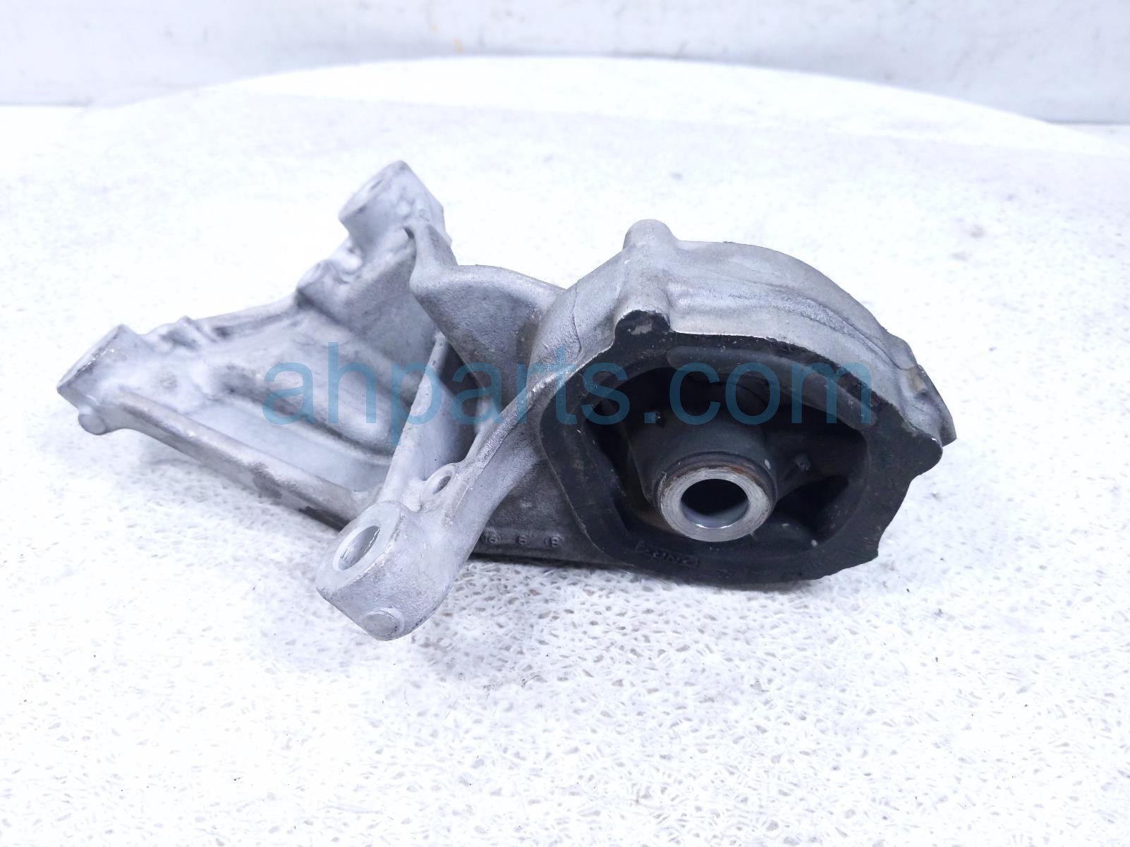 2016 Honda CR V Engine/motor Front Engine Mount 2.4l Fwd 50830 T1W A02 Replacement 2016 Honda CR V Engine/motor Front Engine Mount 2.4l Fwd 50830 T1W A02 Replacement thumbnail