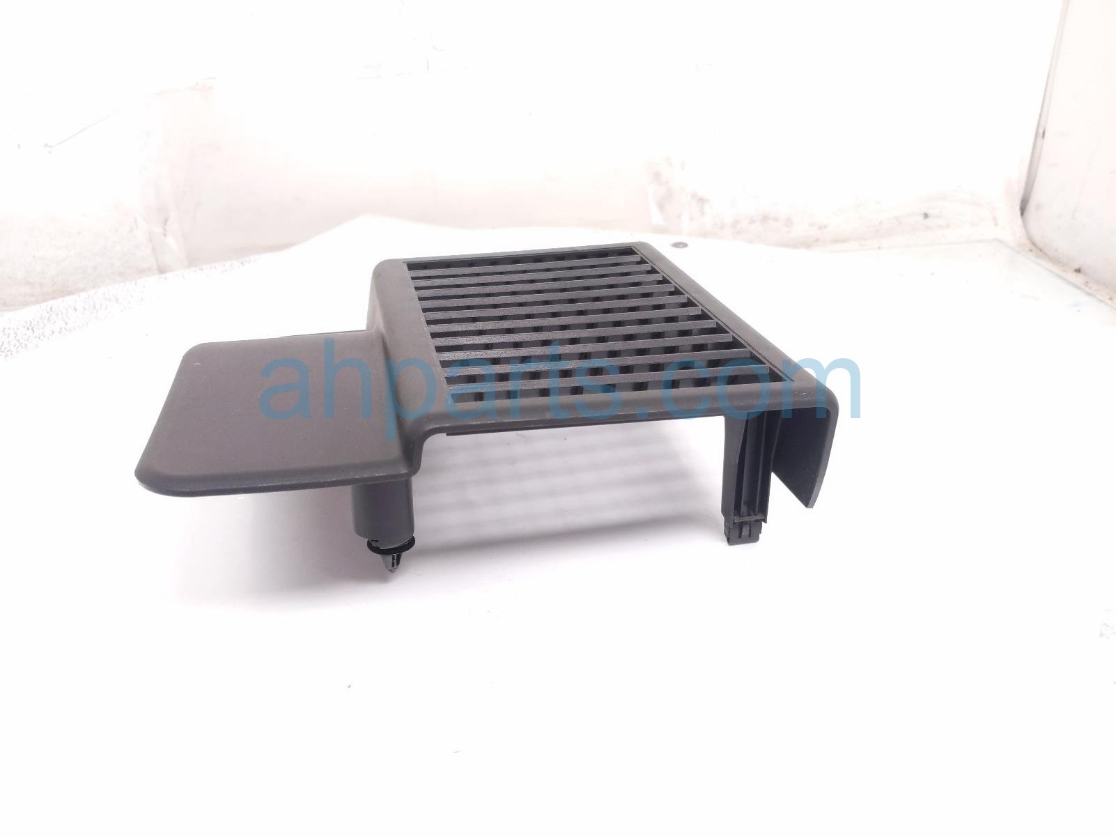 2023 Nissan Rogue Dash Ctr Speaker Grille blk 28073 6RA2A Replacement 2023 Nissan Rogue Dash Ctr Speaker Grille blk 28073 6RA2A Replacement thumbnail