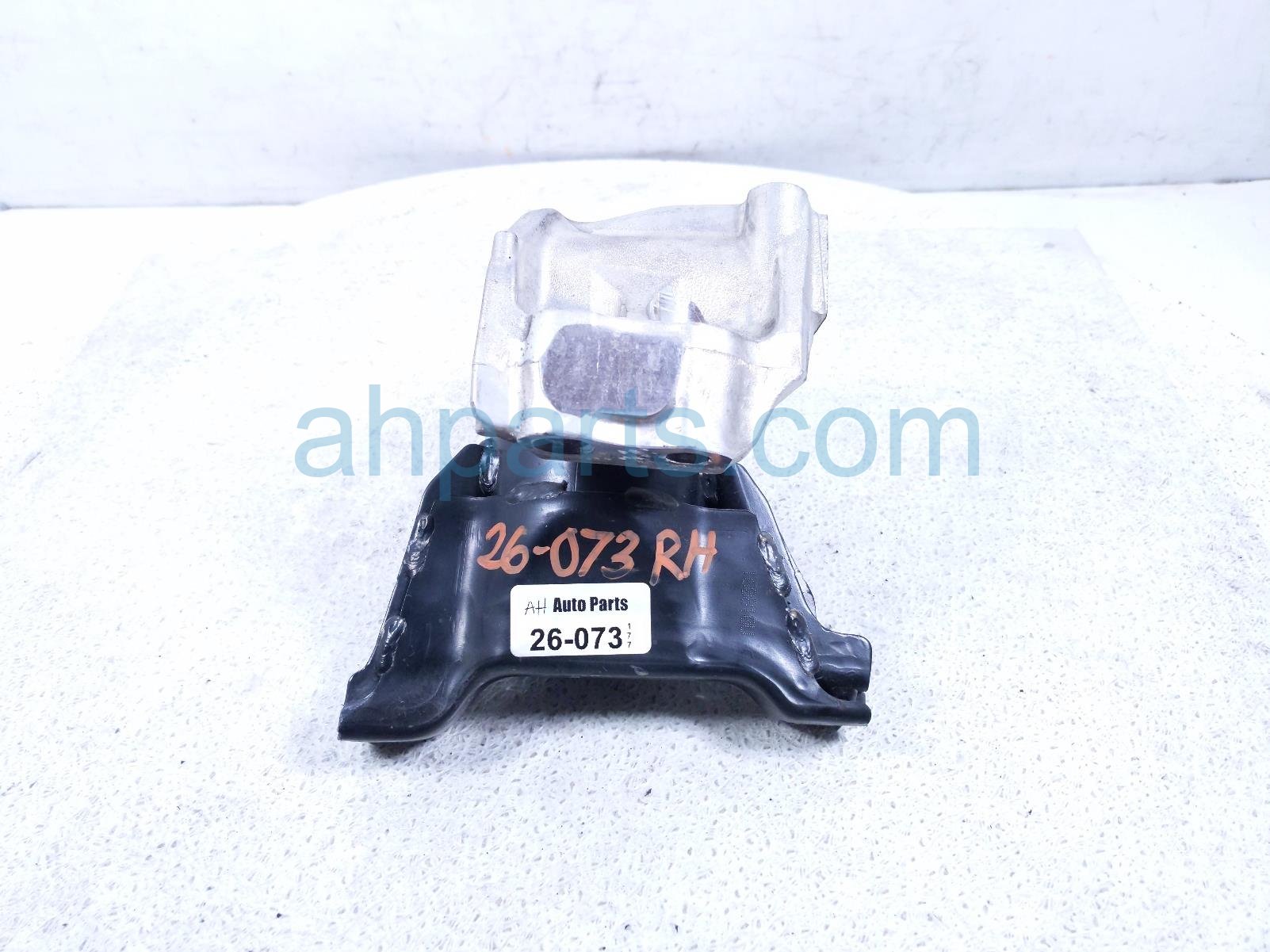 2016 Honda CR V Engine/motor Passenger Engine Side Mount 2.4l 50820 T1W A01 Replacement 2016 Honda CR V Engine/motor Passenger Engine Side Mount 2.4l 50820 T1W A01 Replacement thumbnail