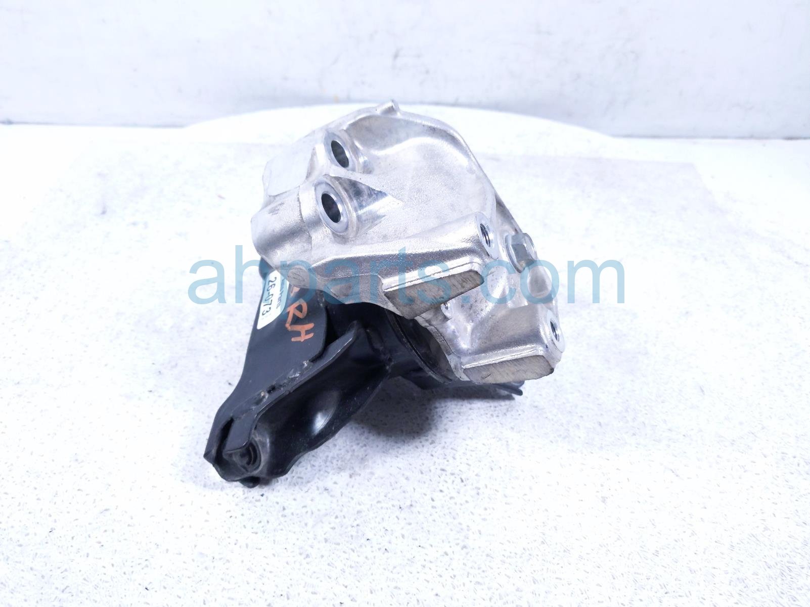 2016 Honda CR V Engine/motor Passenger Engine Side Mount 2.4l 50820 T1W A01 Replacement 2016 Honda CR V Engine/motor Passenger Engine Side Mount 2.4l 50820 T1W A01 Replacement thumbnail