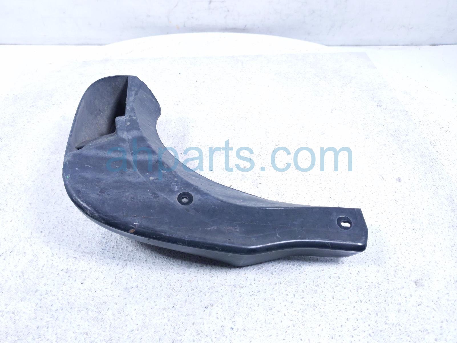 2016 Honda CR V Rear Driver Mud Flap / Splash Guard 08P09 T0A 100R1 Replacement 2016 Honda CR V Rear Driver Mud Flap / Splash Guard 08P09 T0A 100R1 Replacement thumbnail