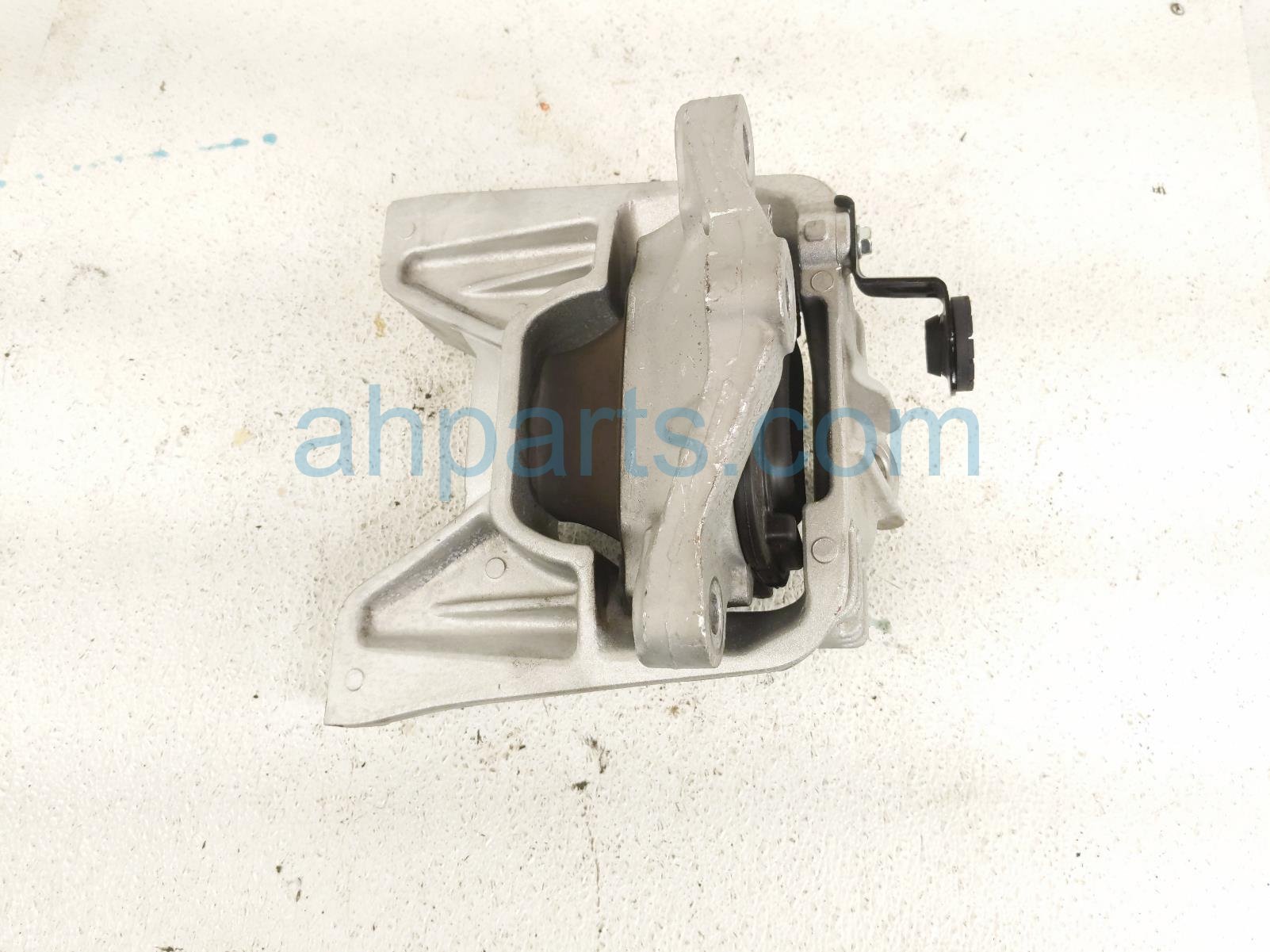 $175 Honda RH A/T TRANSMISSION MOUNT - HYB