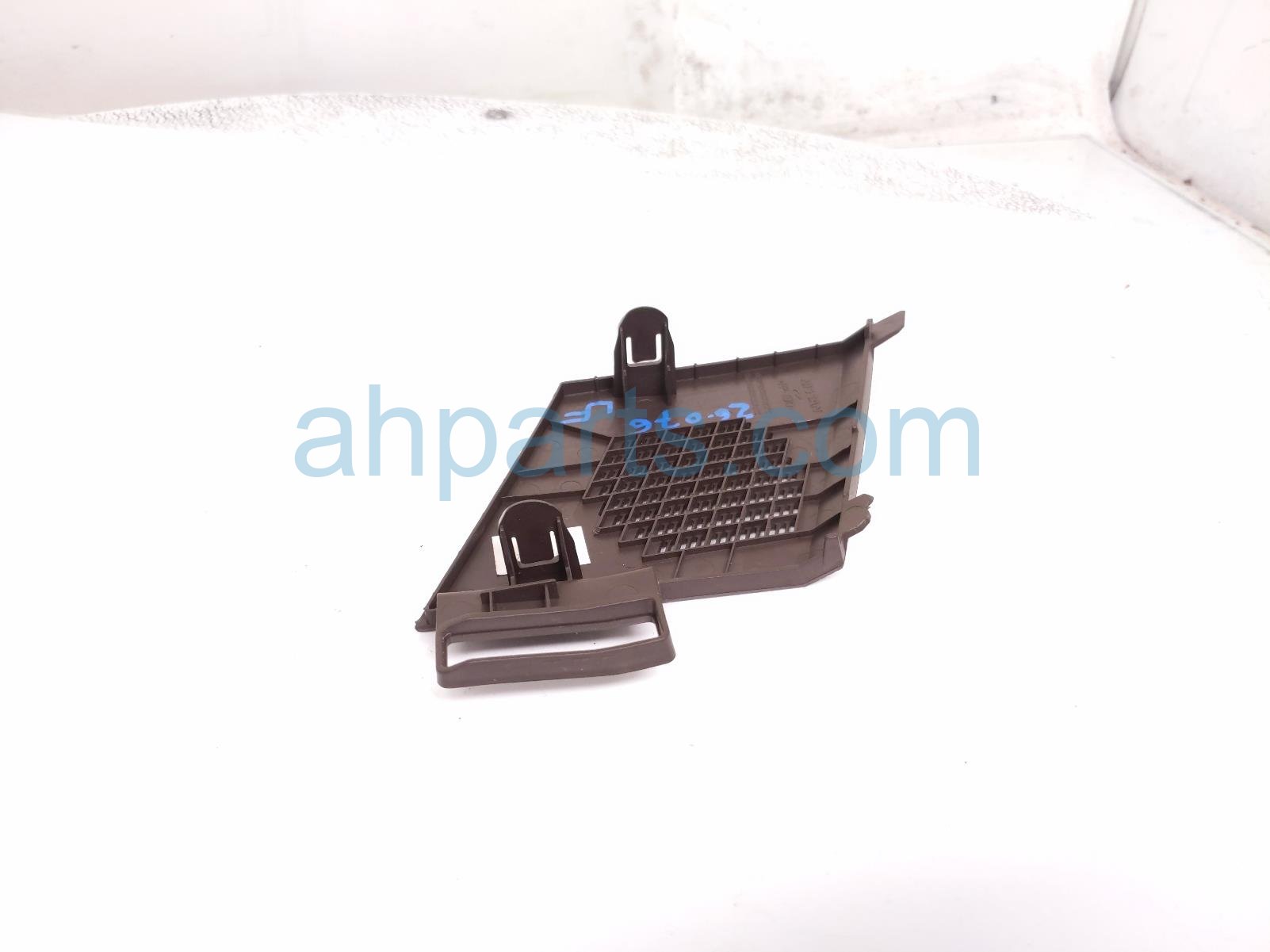 2023 Nissan Rogue Driver Dash Speaker Grille blk 28177 6RR0A Replacement 2023 Nissan Rogue Driver Dash Speaker Grille blk 28177 6RR0A Replacement thumbnail