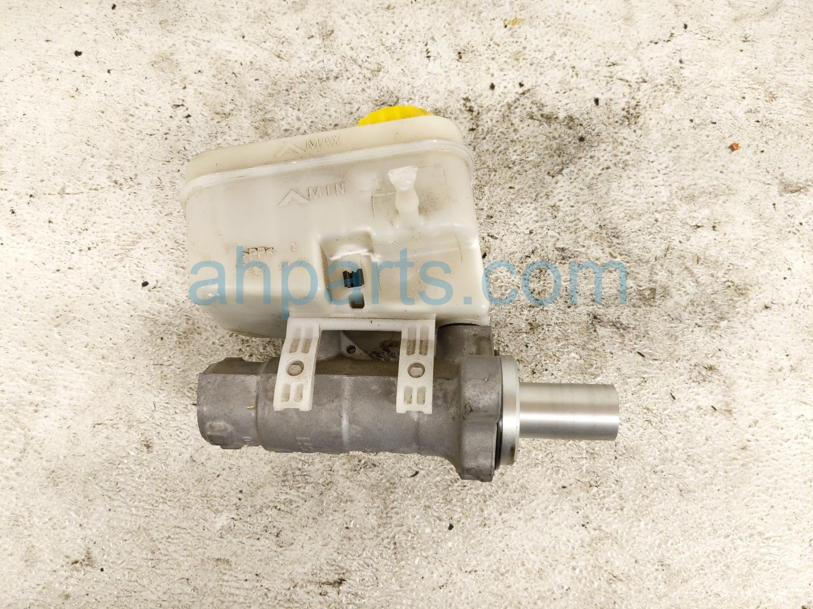 Jeep BRAKE MASTER CYLINDER W/RESERVOIR