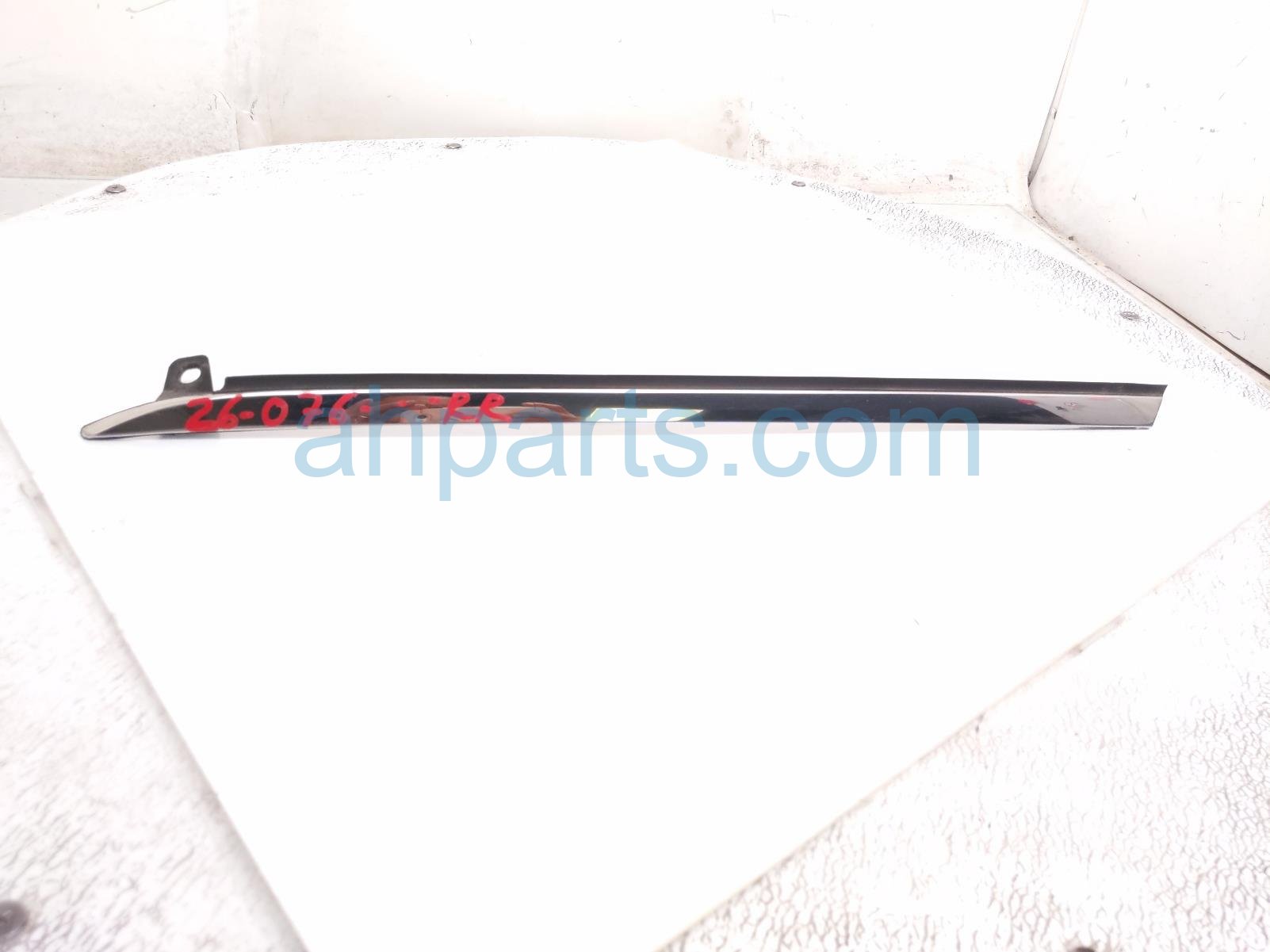 Nissan RR/RH QUARTER UPPER FINISHER- CHROME