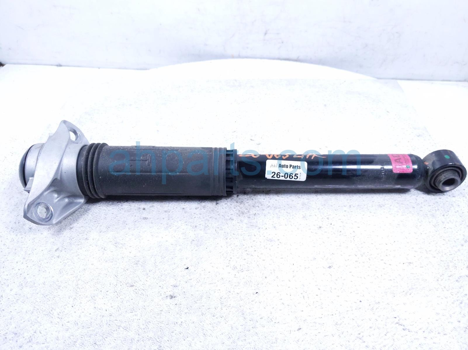 Toyota RR/LH SHOCK ABSORBER