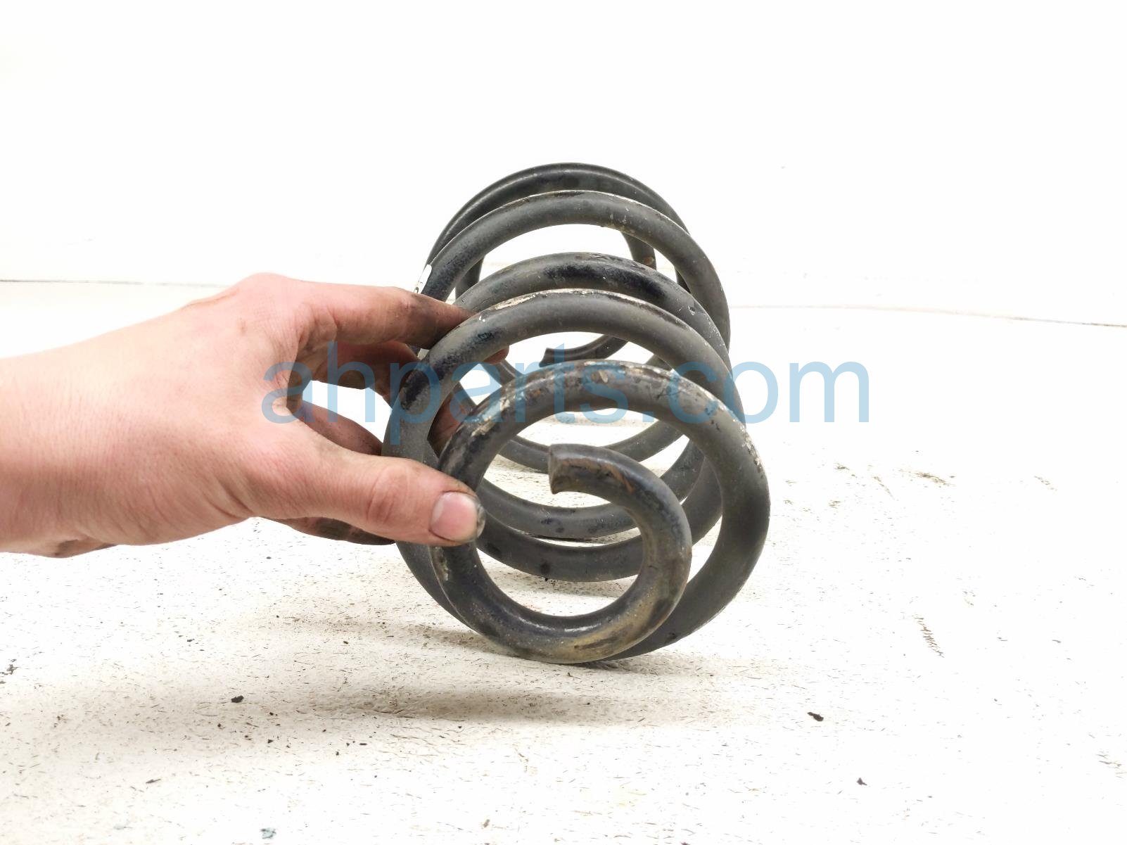 2017 Jeep Wrangler Strut / / Shock Absorber Rear Passenger Coil Spring Rubicon 68004459AA Replacement 2017 Jeep Wrangler Strut / / Shock Absorber Rear Passenger Coil Spring Rubicon 68004459AA Replacement thumbnail