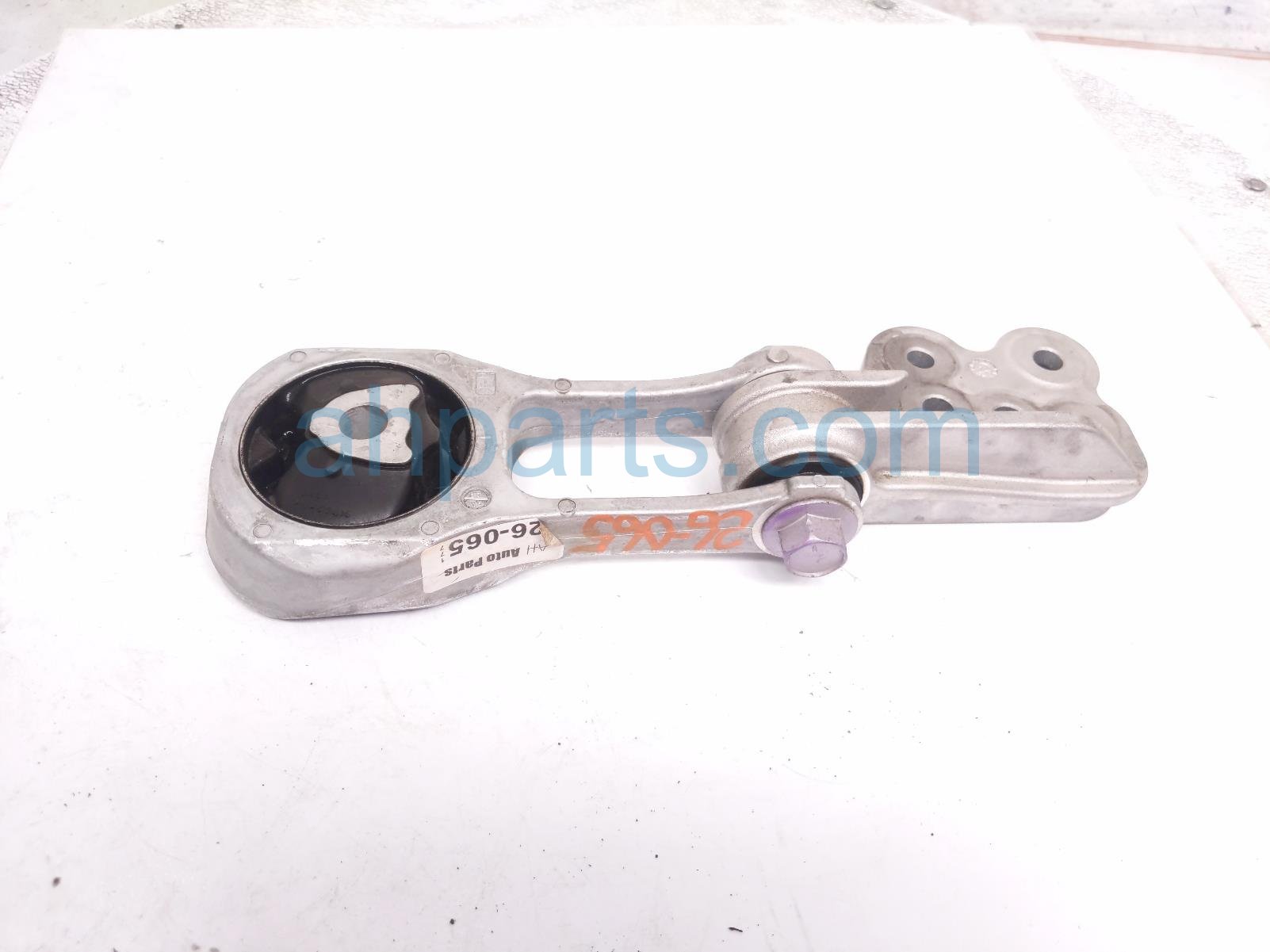 Toyota TRANSMISSION MOUNT + BRACKET - 2.0L