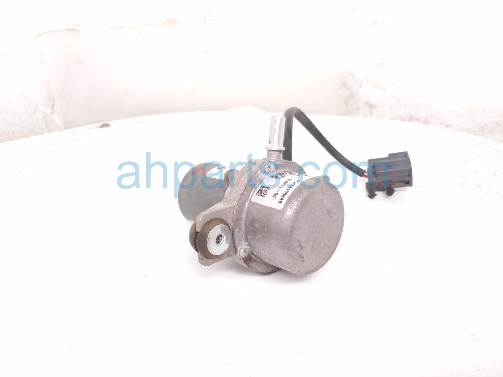 2017 Jeep Wrangler Brake Booster Vacuum Pump 4581586AB Replacement 2017 Jeep Wrangler Brake Booster Vacuum Pump 4581586AB Replacement thumbnail