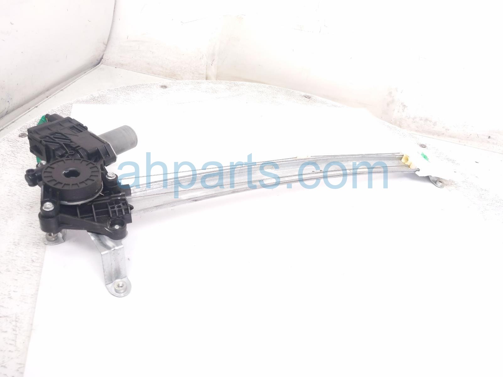 2023 Subaru Ascent Front Driver Window Regulator & Motor 61041XC01A Replacement 2023 Subaru Ascent Front Driver Window Regulator & Motor 61041XC01A Replacement thumbnail