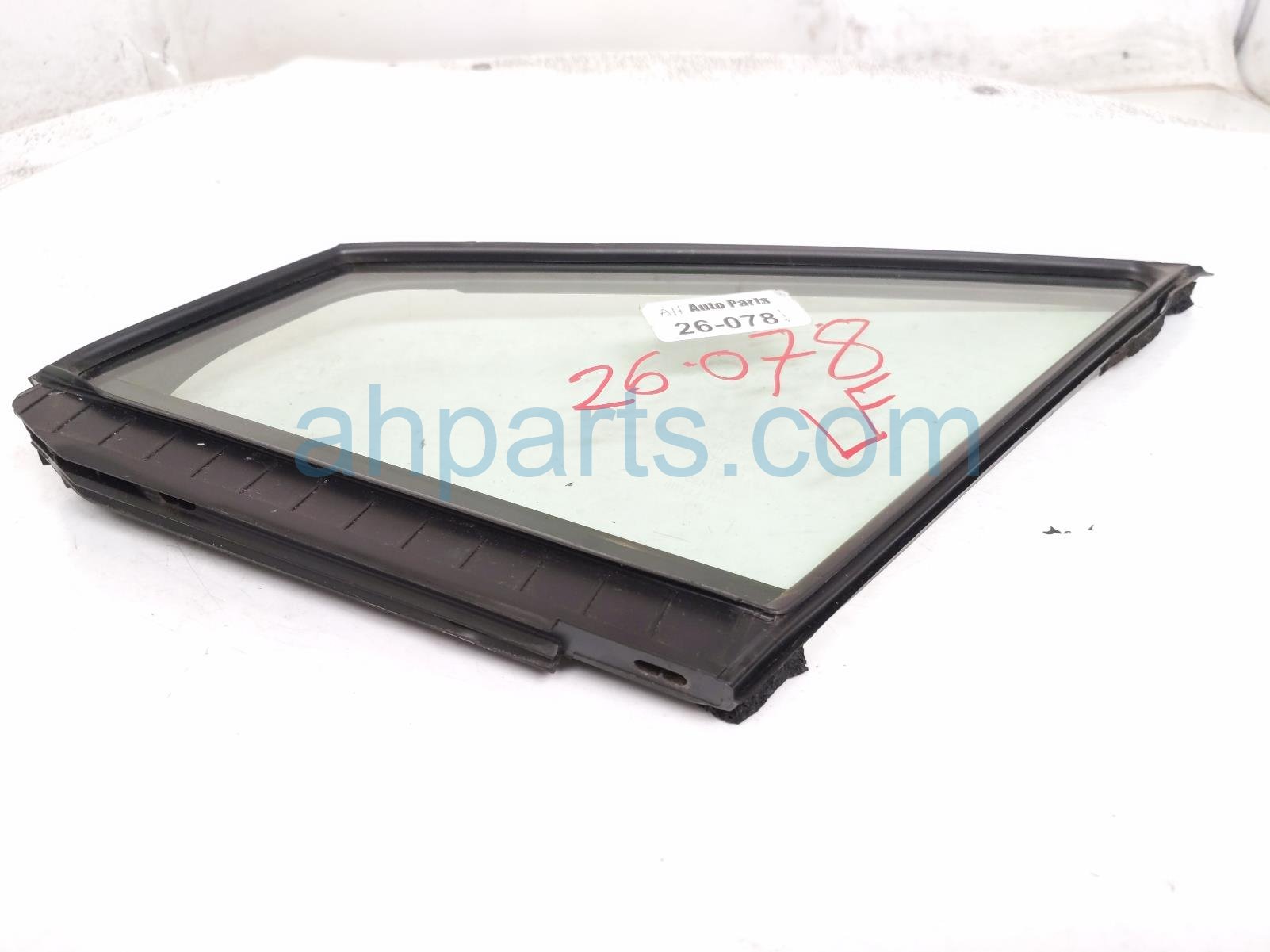 Subaru FR/LH DOOR VENT GLASS