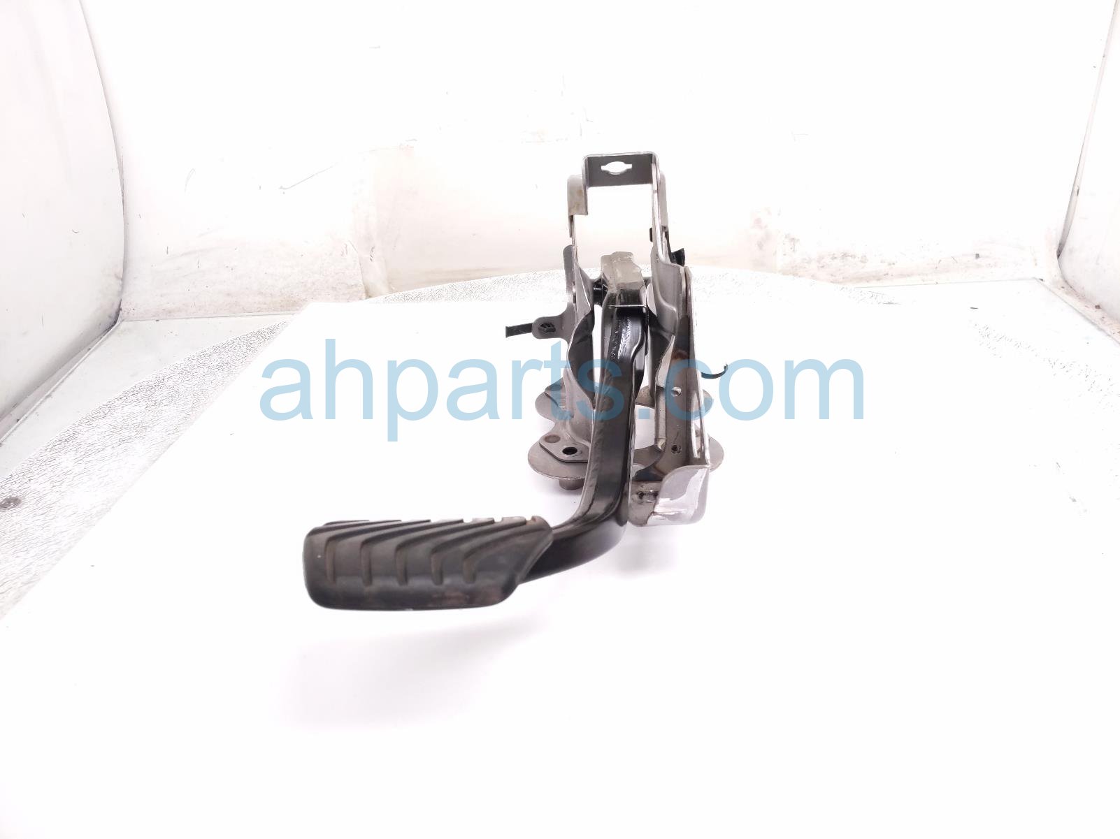 2023 Nissan Rogue Brake Pedal Assy Fl 46501 6RA0B Replacement 2023 Nissan Rogue Brake Pedal Assy Fl 46501 6RA0B Replacement thumbnail